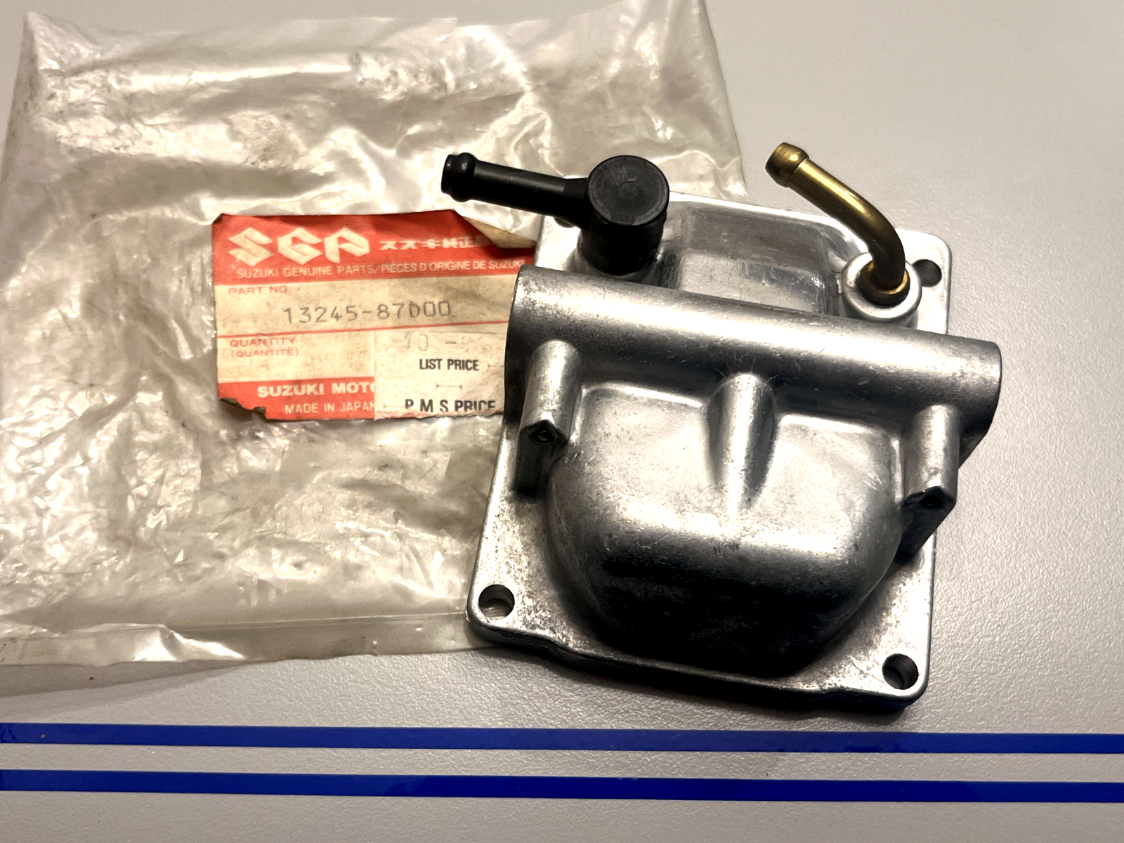 *NEW OEM* 0720 Suzuki 1987 - 2003 Carburetor Float Chamber 13245-87D00