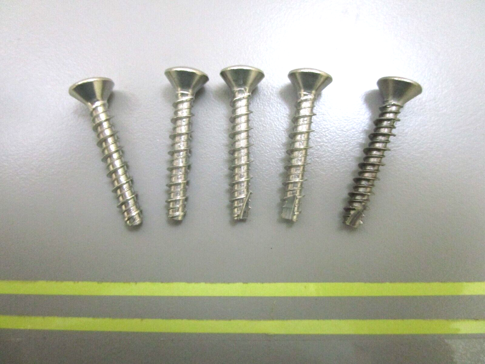 *NEW OEM* (LOT OF 5) 0750 OMC Johnson Evinrude SCREW 325539 0325539