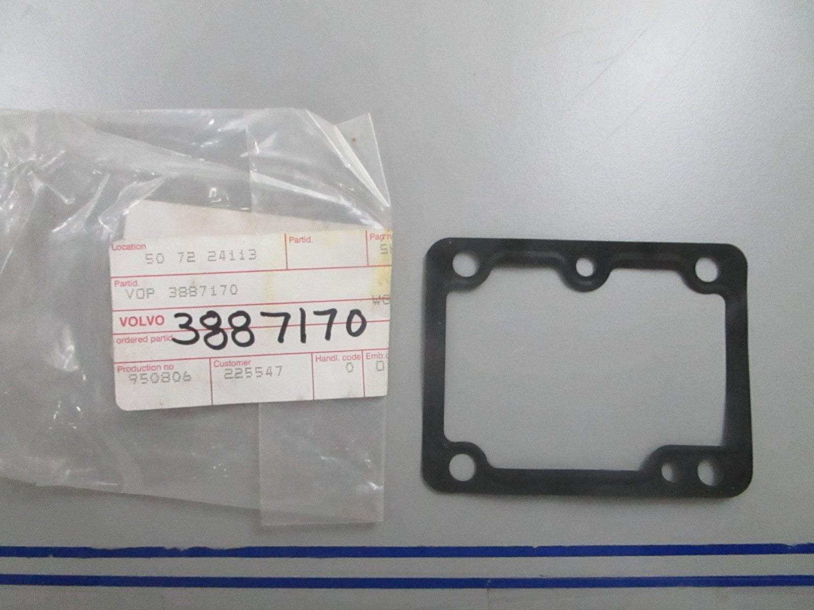 *NEW OEM* 0810 Volvo Penta Shim 3887170