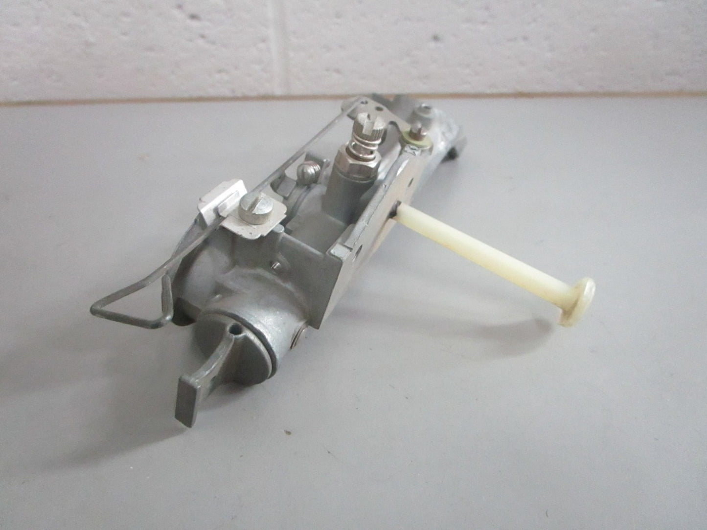 NEW OEM 295276 Briggs & Stratton Carburetor Assy 0820