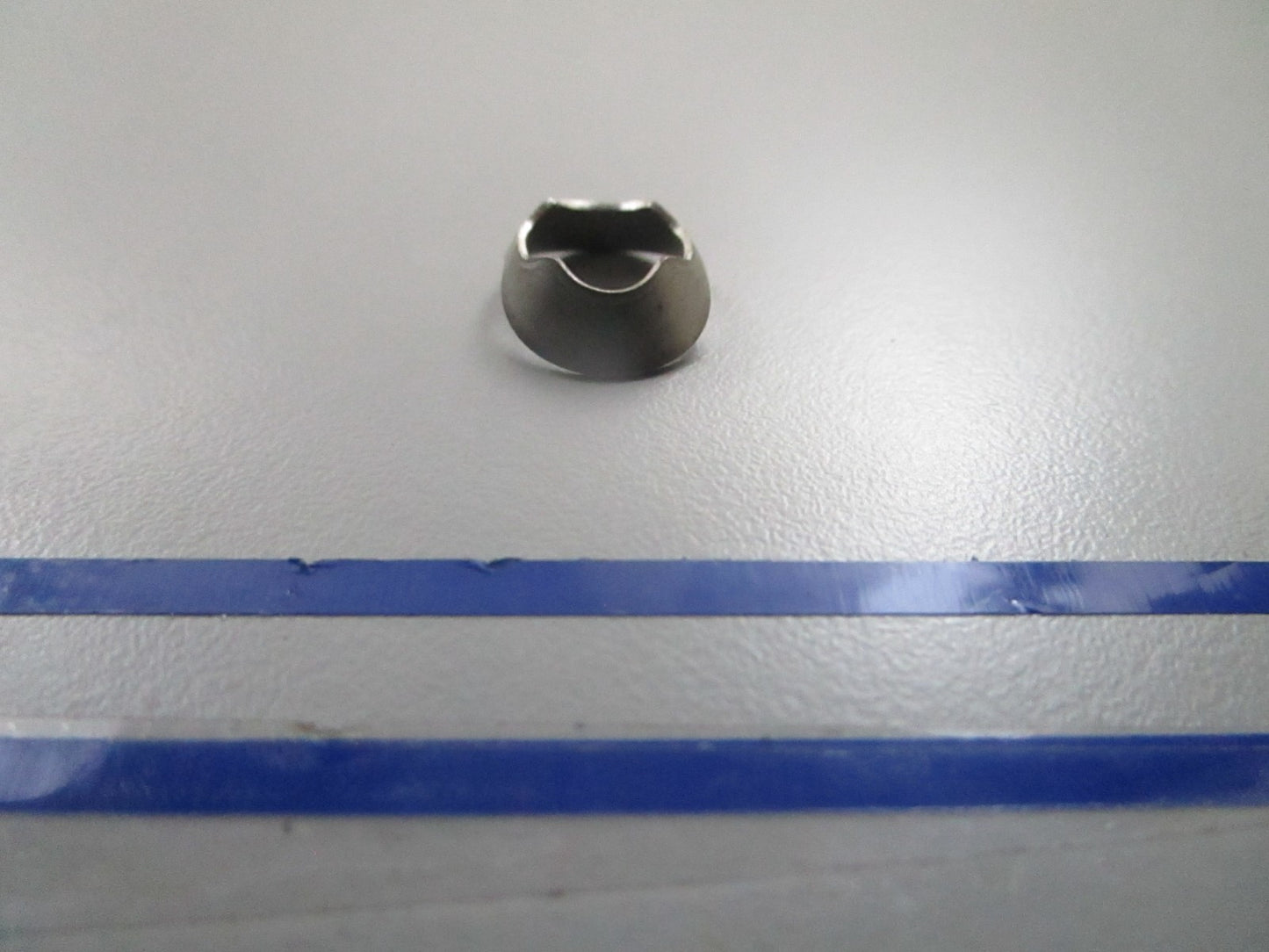 *NEW OEM* 0810 OMC Johnson Evinrude Retainer 302420 0302420