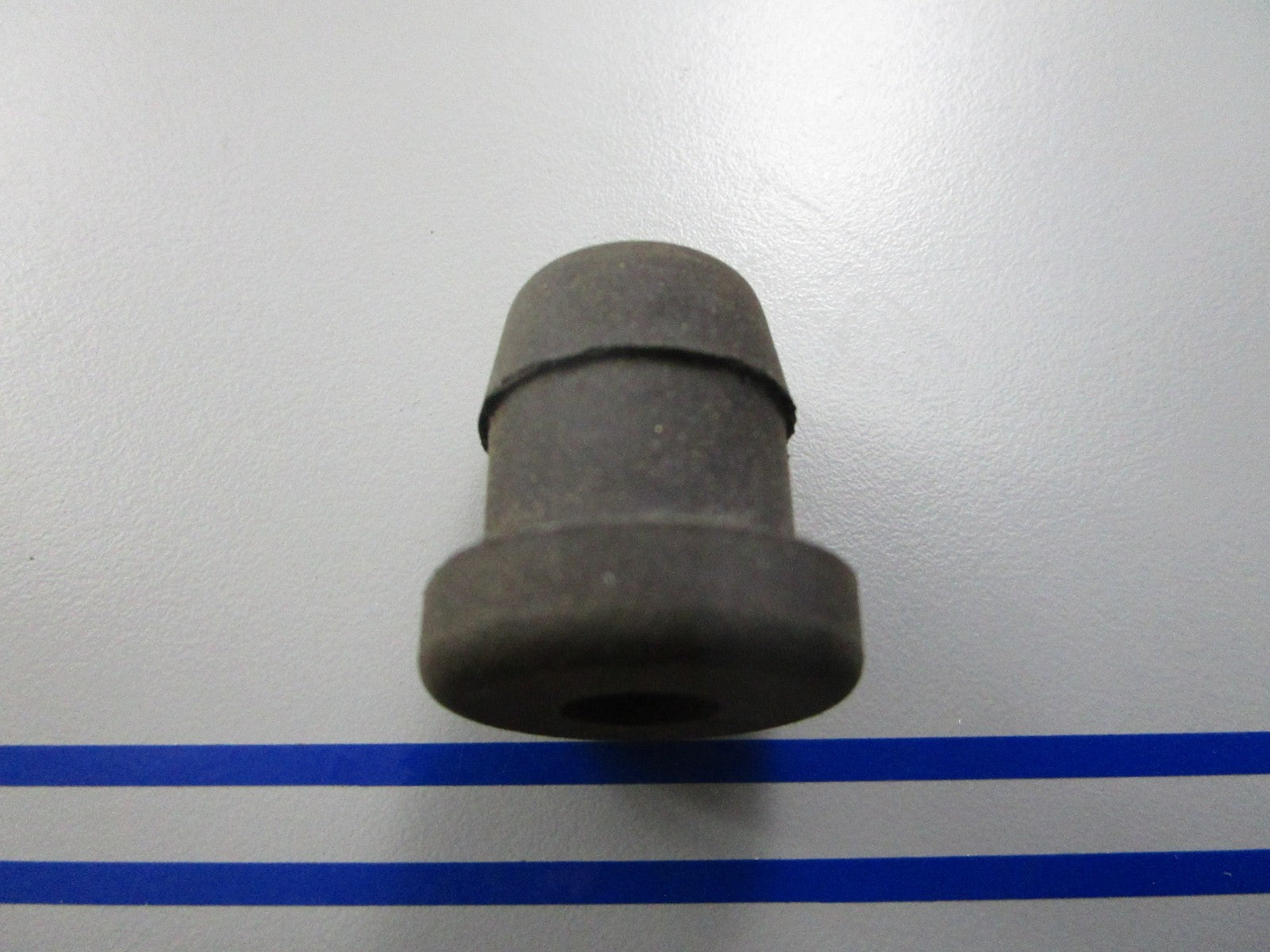 *NEW OEM* 0810 Mercury Quicksilver Grommet 23-35977