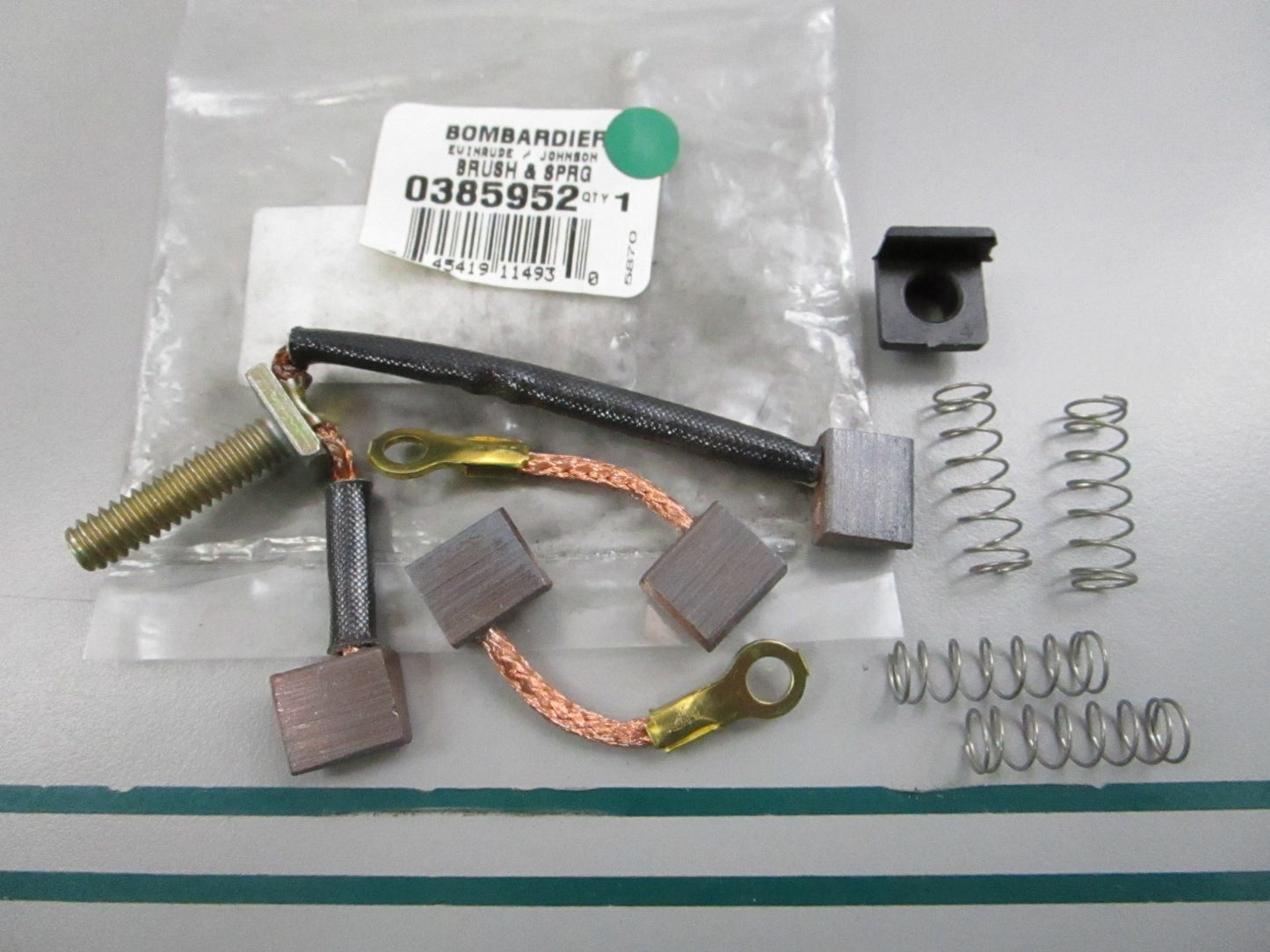 NEW OEM 385952 0385952 OMC Johnson Evinrude Brush & Spring Set 0810
