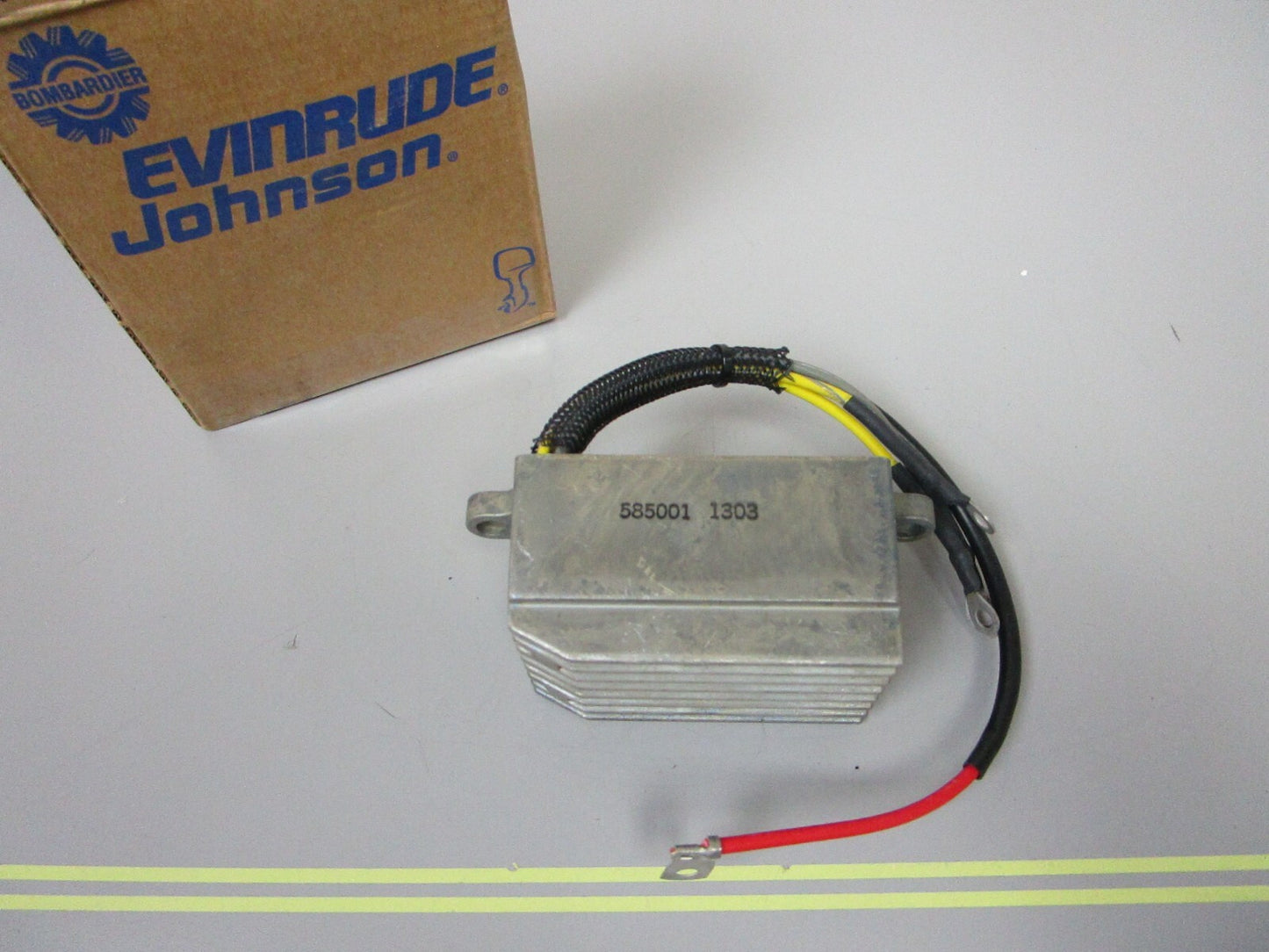 *NEW OEM* 0720 OMC Johnson Evinrude 4/12A Rectifier Regulator Assembly 585001