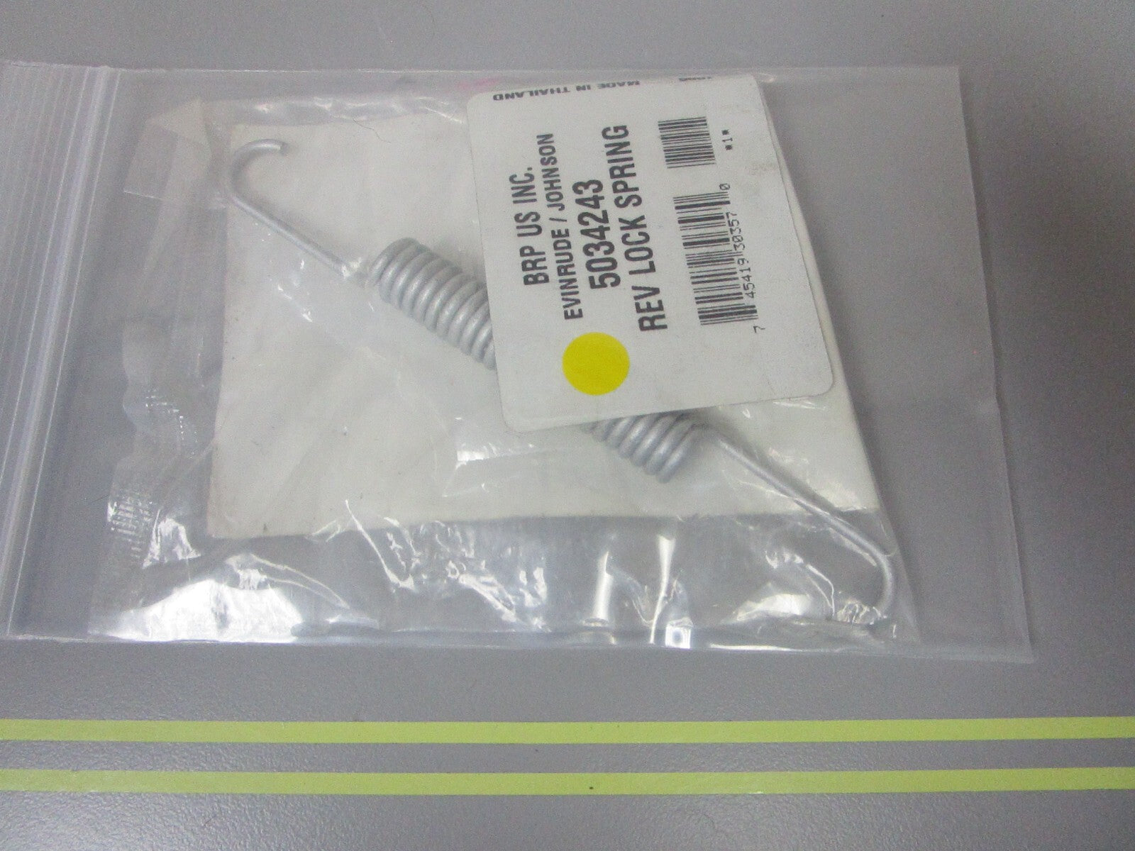 *NEW OEM* 0810 OMC Johnson Evinrude Reverse Lock Spring 5034243