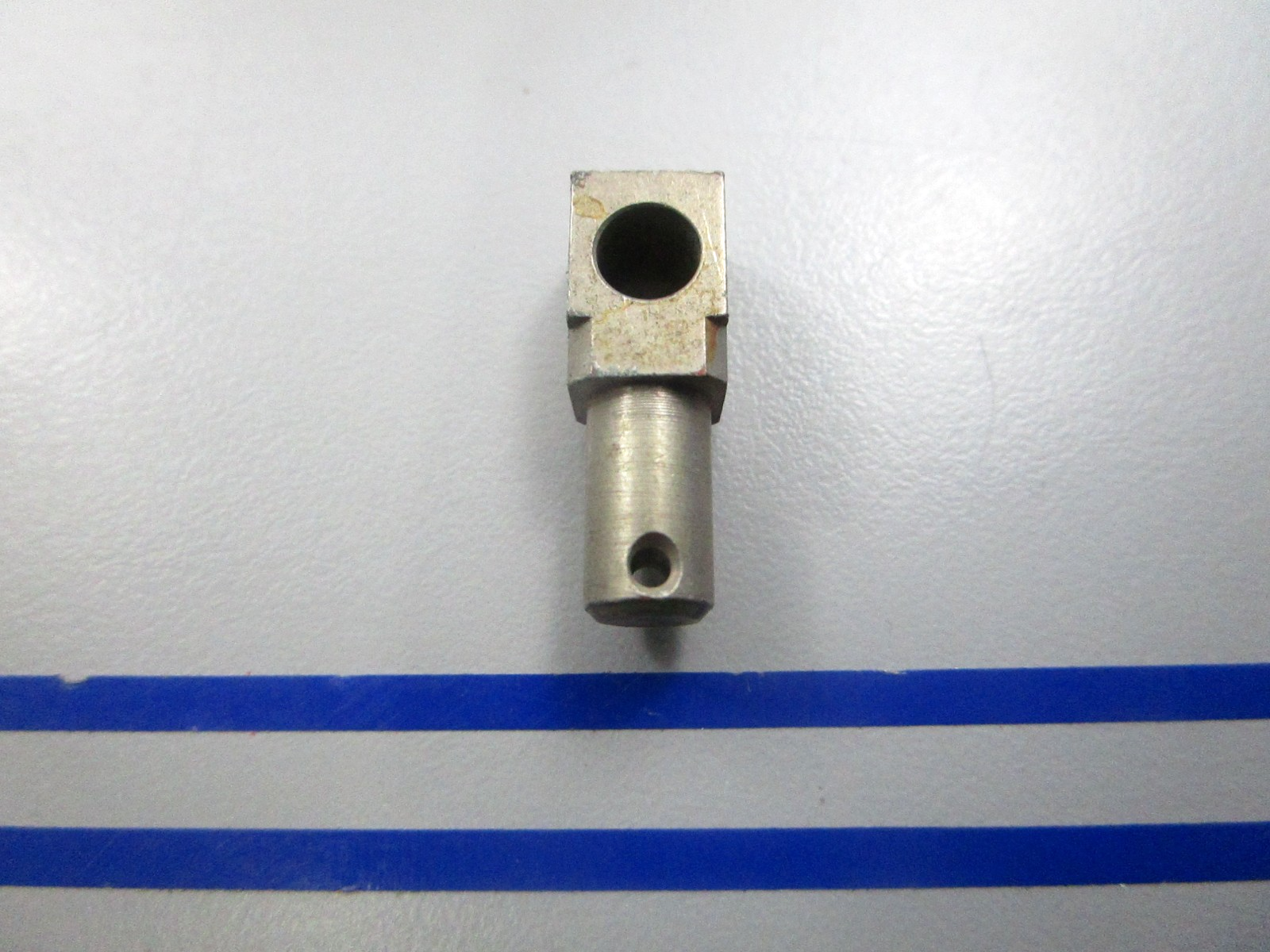 NEW OEM 303702 0303702 OMC Johnson Evinrude Connector 0810