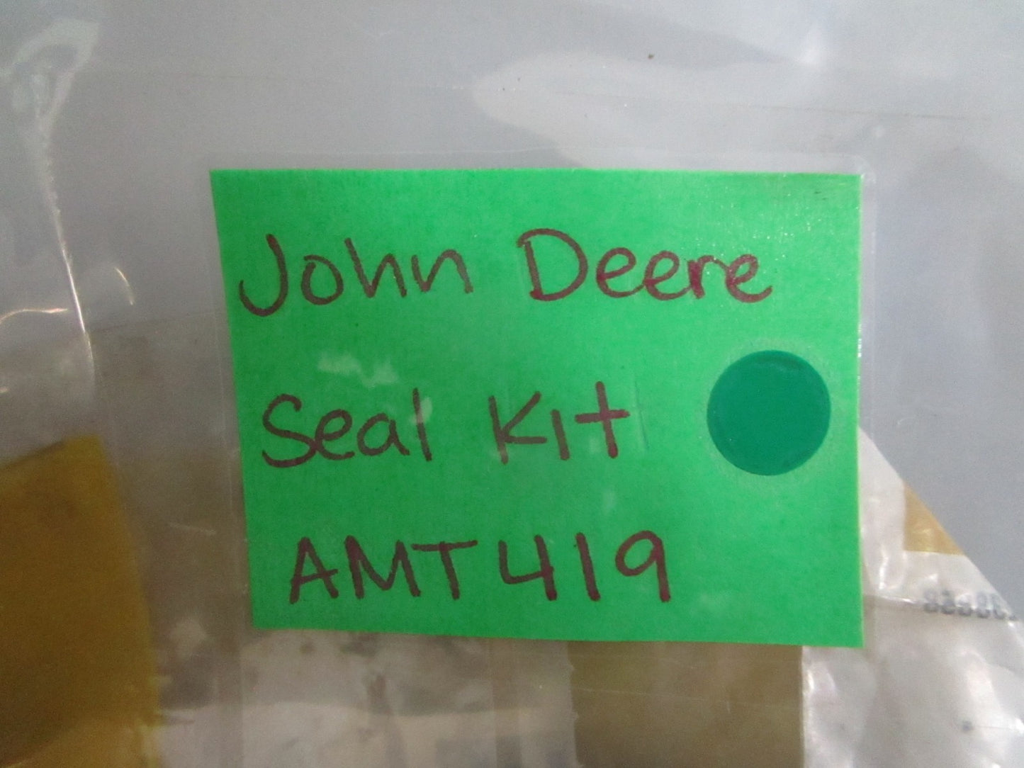 NEW OEM AMT419 John Deere Seal Kit 0820