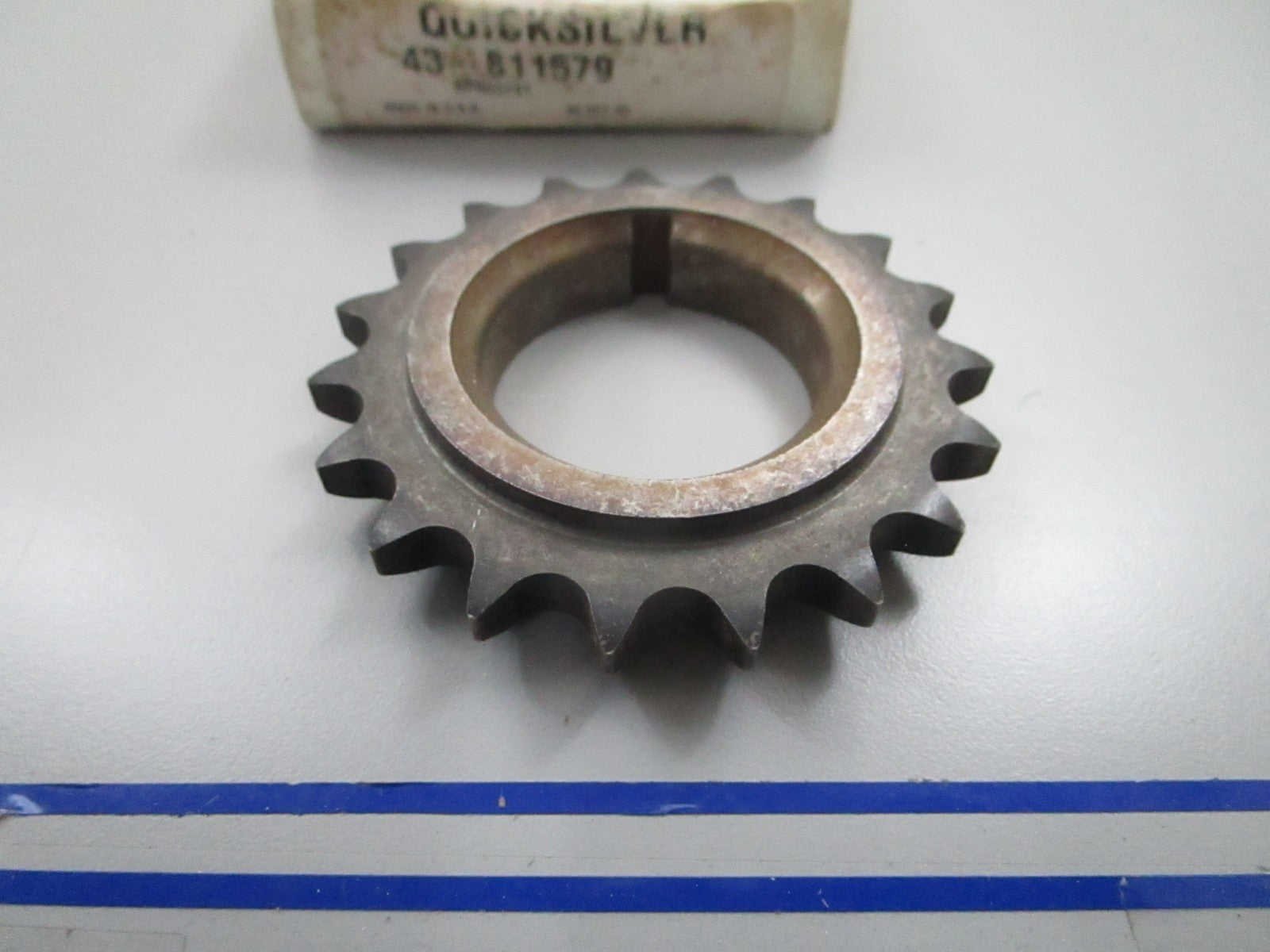 *NEW OEM* 0810 Mercury Quicksilver Sprocket 43-811579