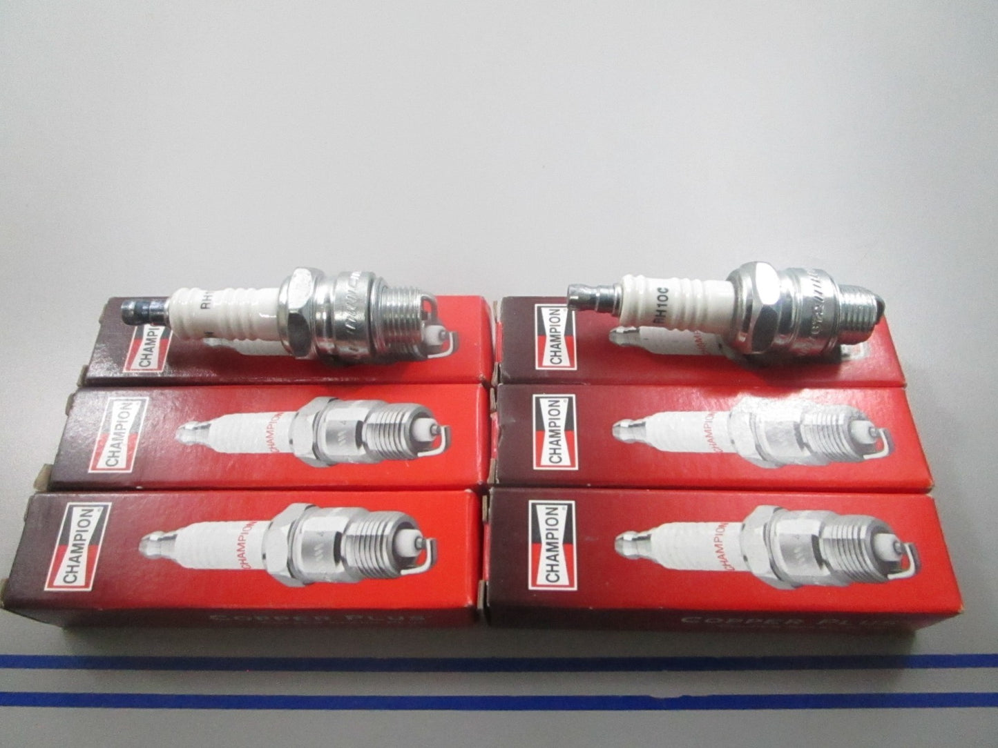 *NEW* (LOT OF 6) 0810 Champion Spark Plug RH10C