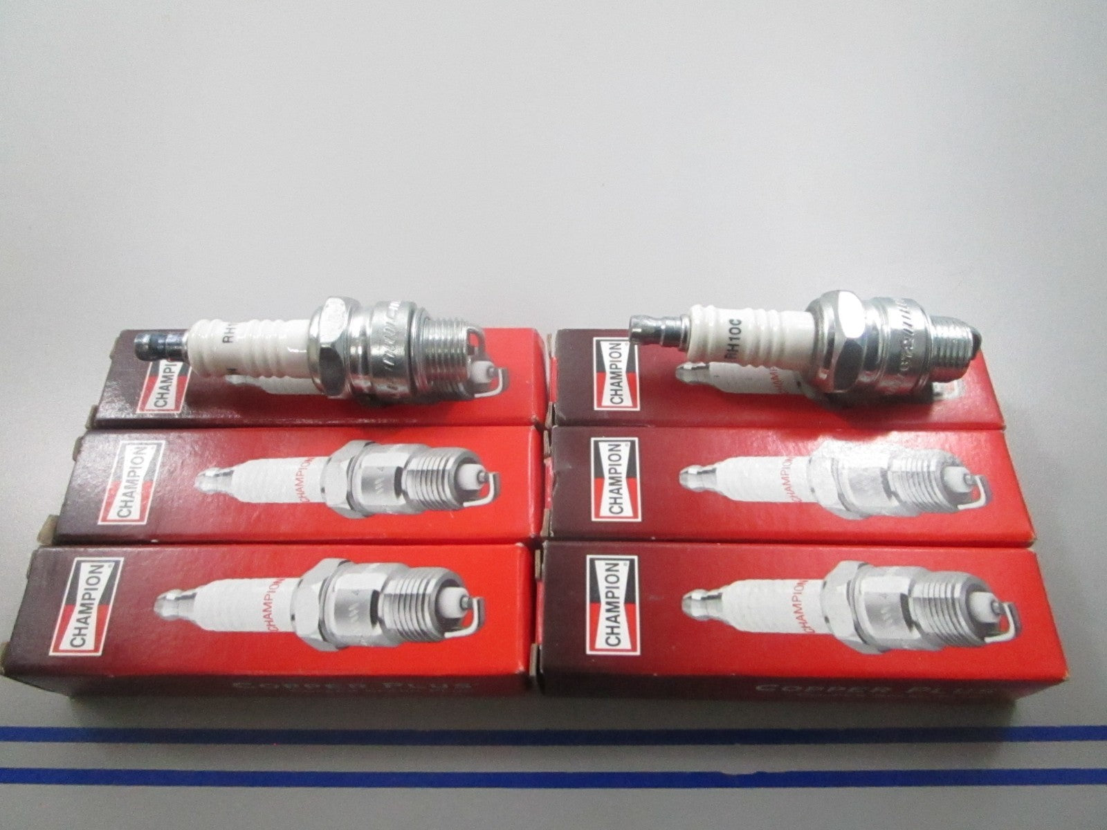 *NEW* (LOT OF 6) 0810 Champion Spark Plug RH10C