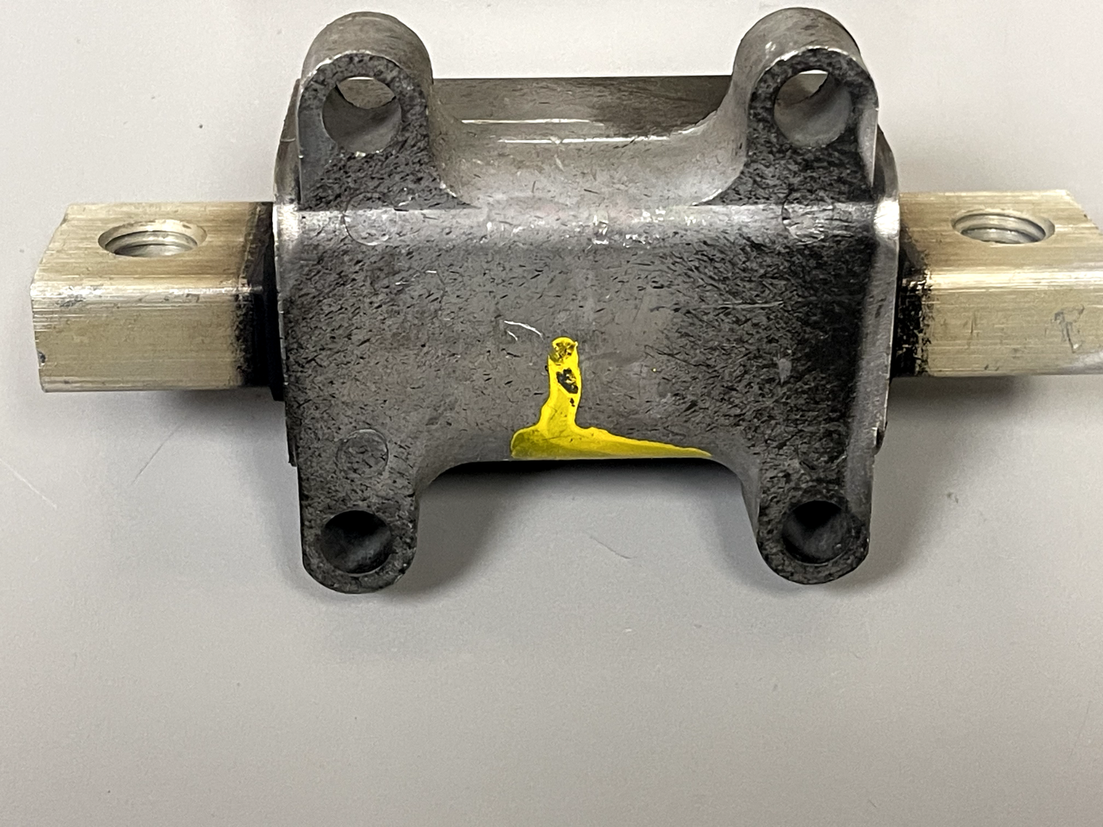 *NEW OEM* 0670 OMC Johnson Evinrude Mount 384483 0384483