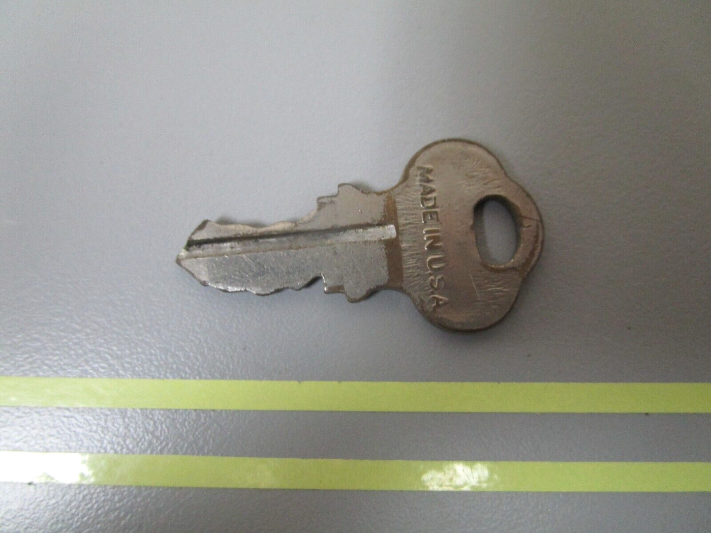 *NEW OEM* 0810 OMC Johnson Evinrude Ignition Key KF2 501517 0501517