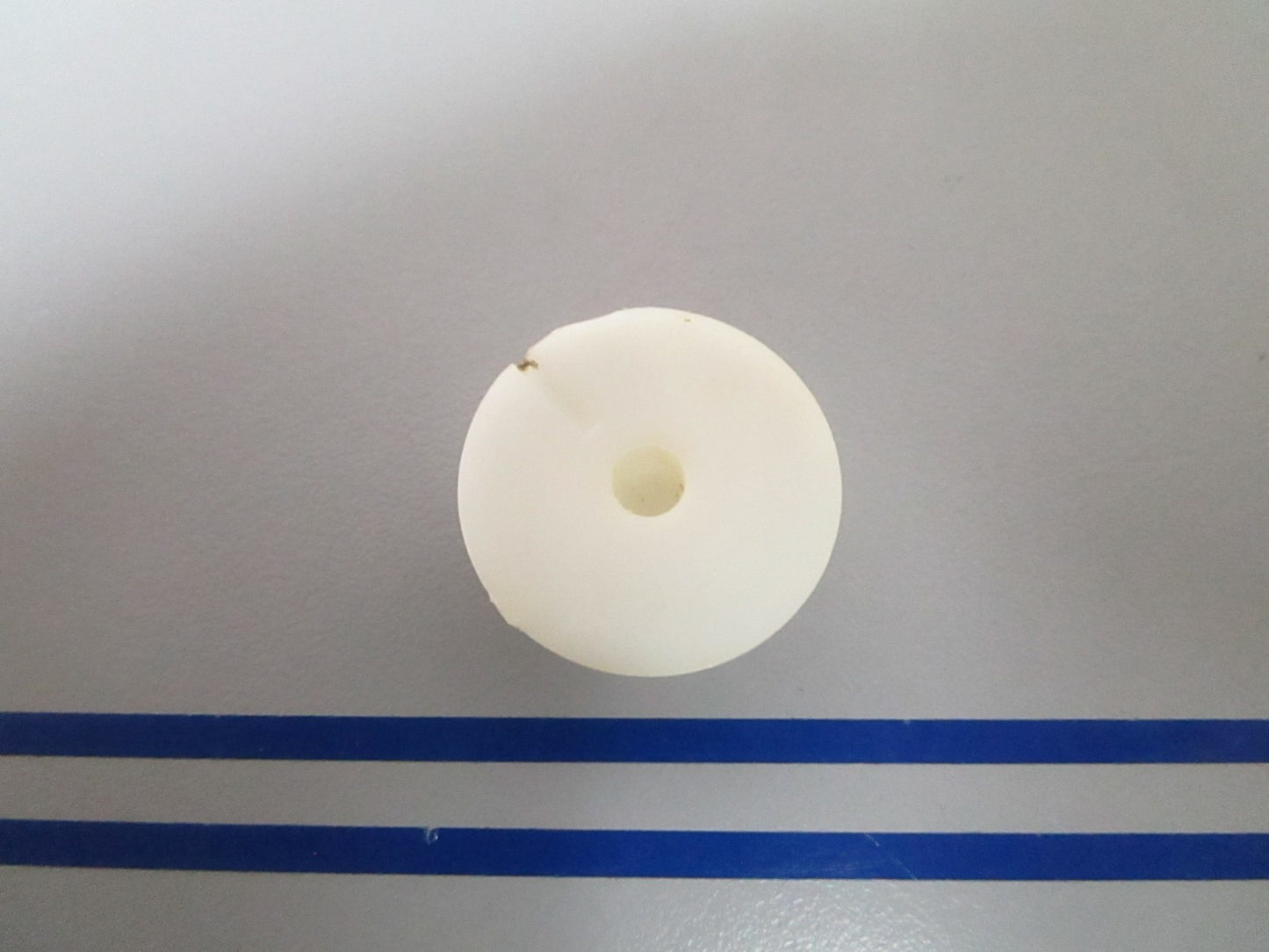 NEW OEM 308070 0308070 OMC Johnson Evinrude Housing Valve 0810