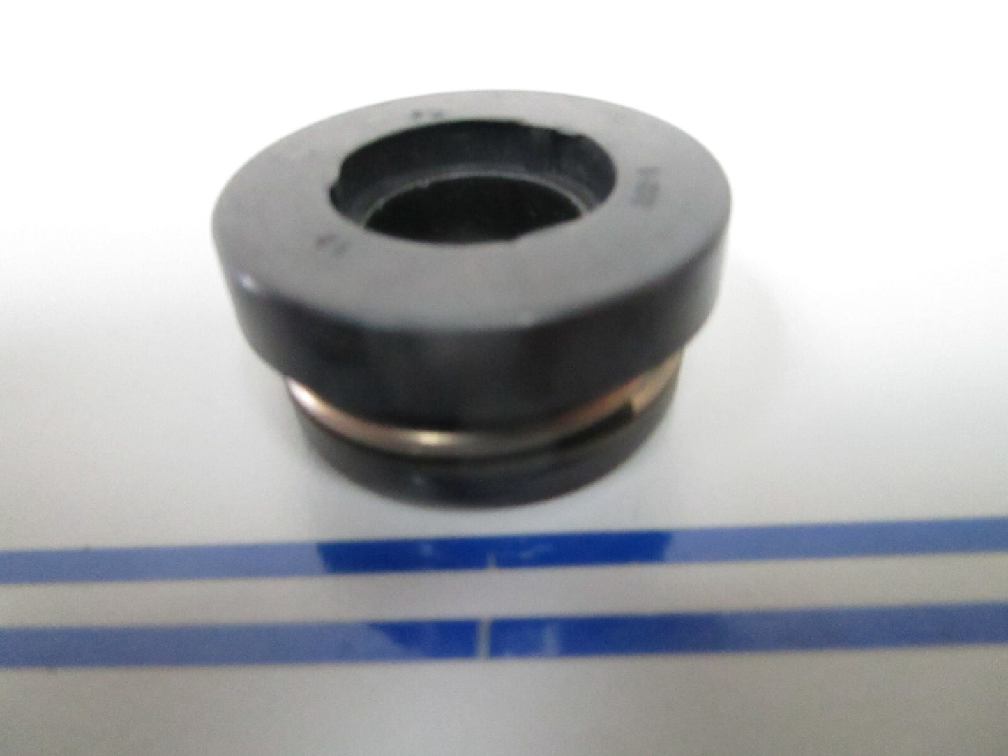 *NEW OEM* 0810 Volvo Penta Seal 460839