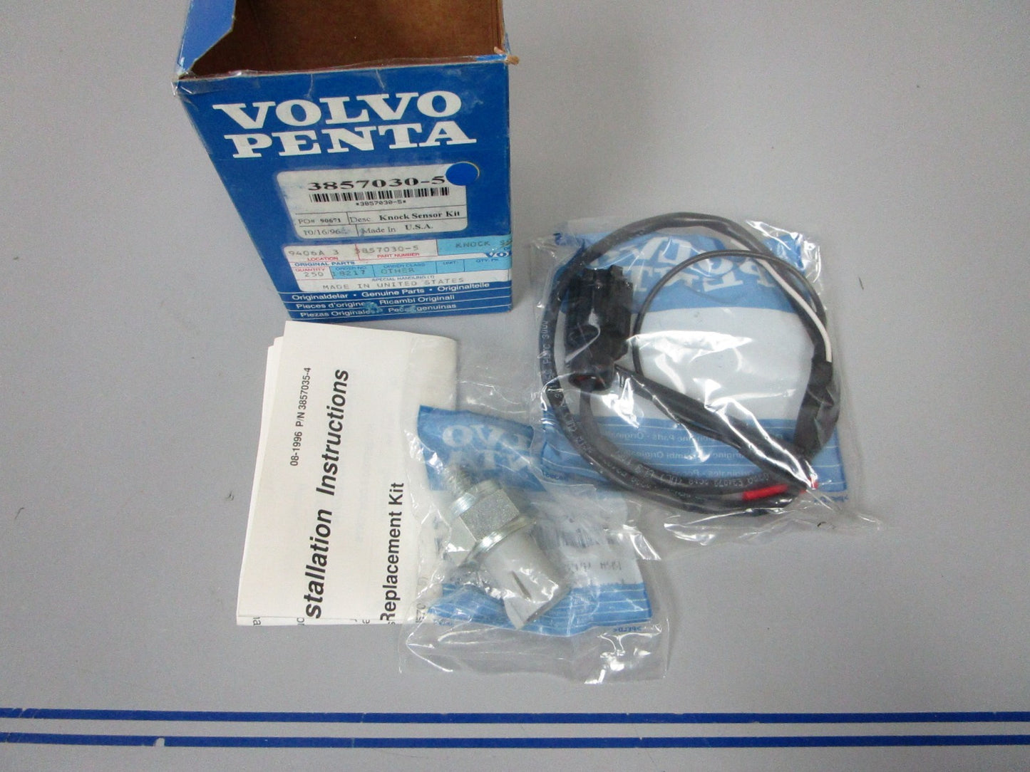 *NEW OEM* 0820 Volvo Penta Knock Sensor Kit 3857030