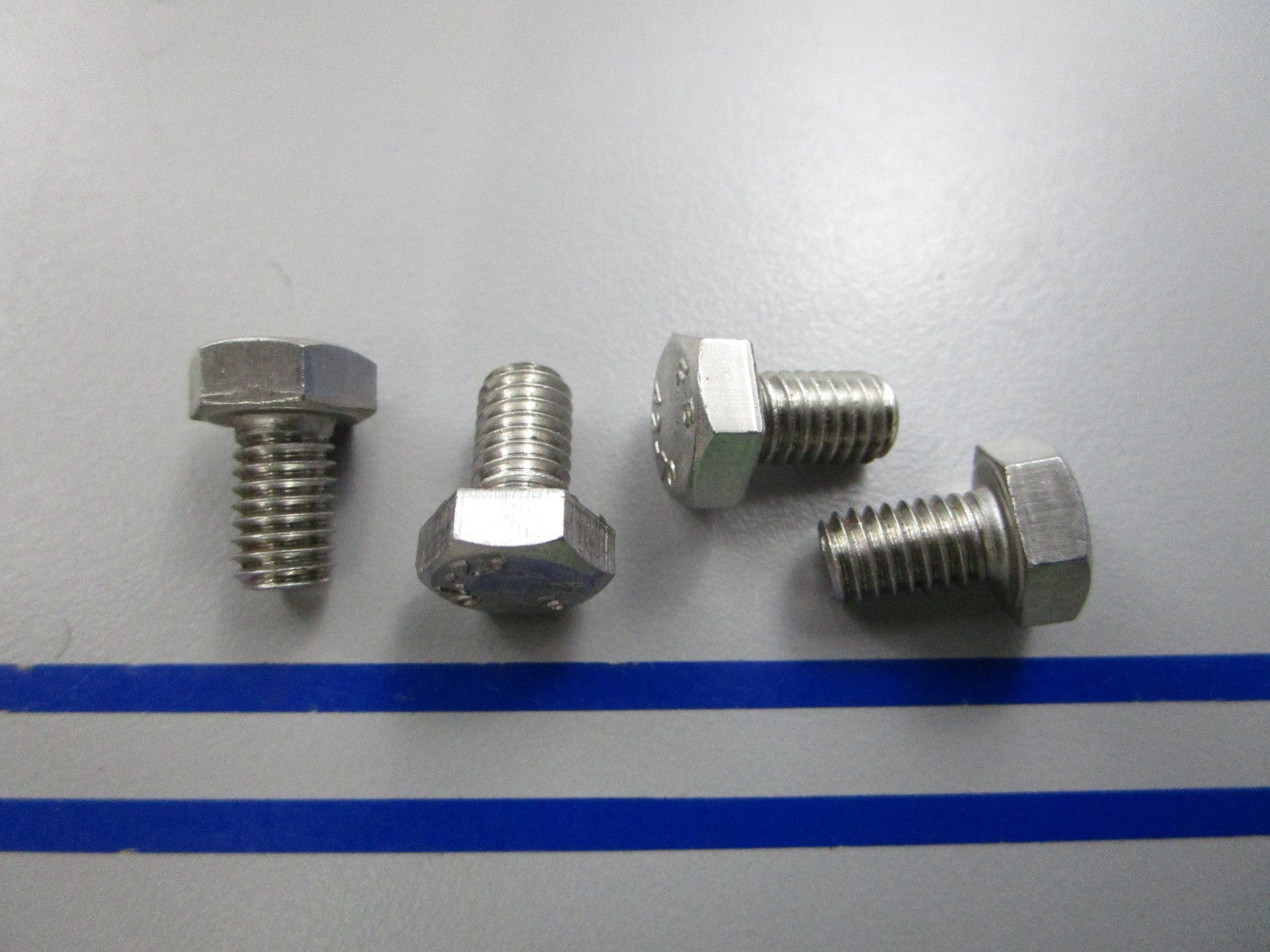 NEW OEM (LOT OF 4) 10-40003 25 Mercury Quicksilver Screw 0810
