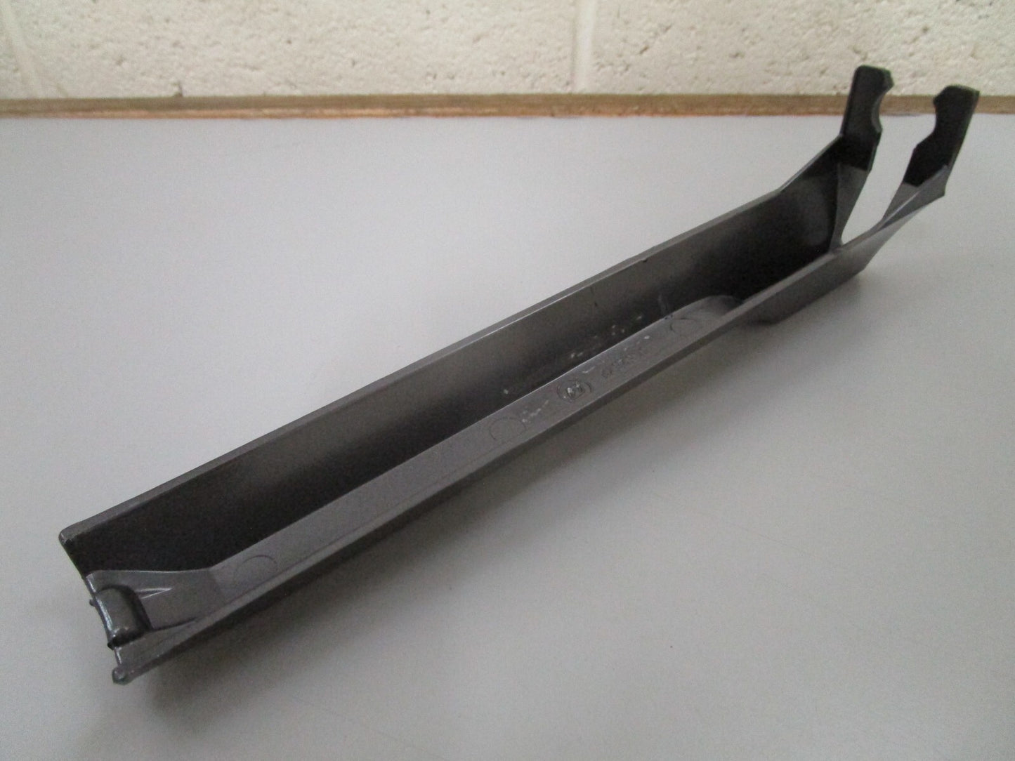 *NEW OEM* 0810 OMC Johnson Evinrude Tilt Cylinder Cover 3852572