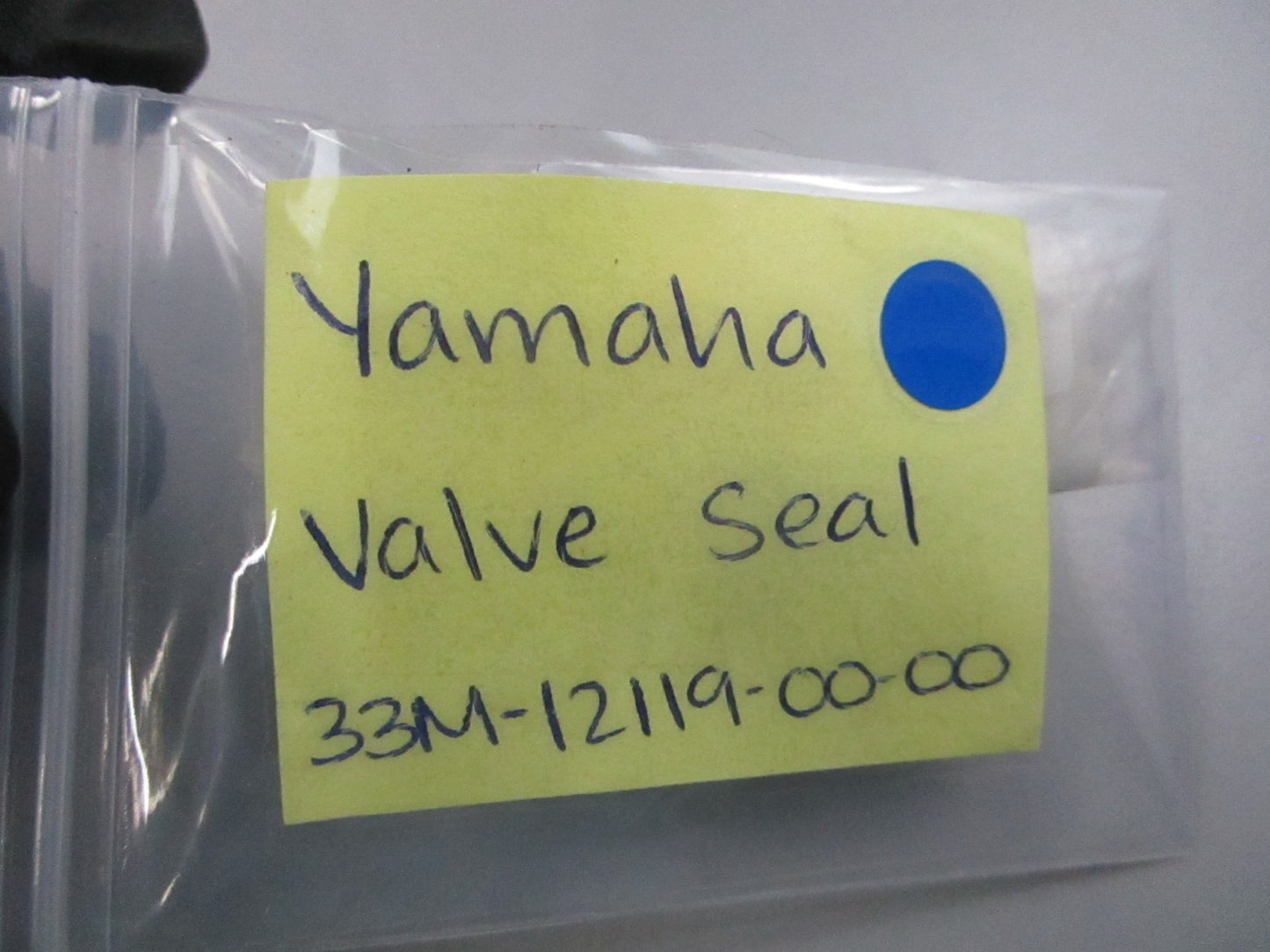 NEW OEM 33M-12119-00-00 Yamaha Valve Seal 0810