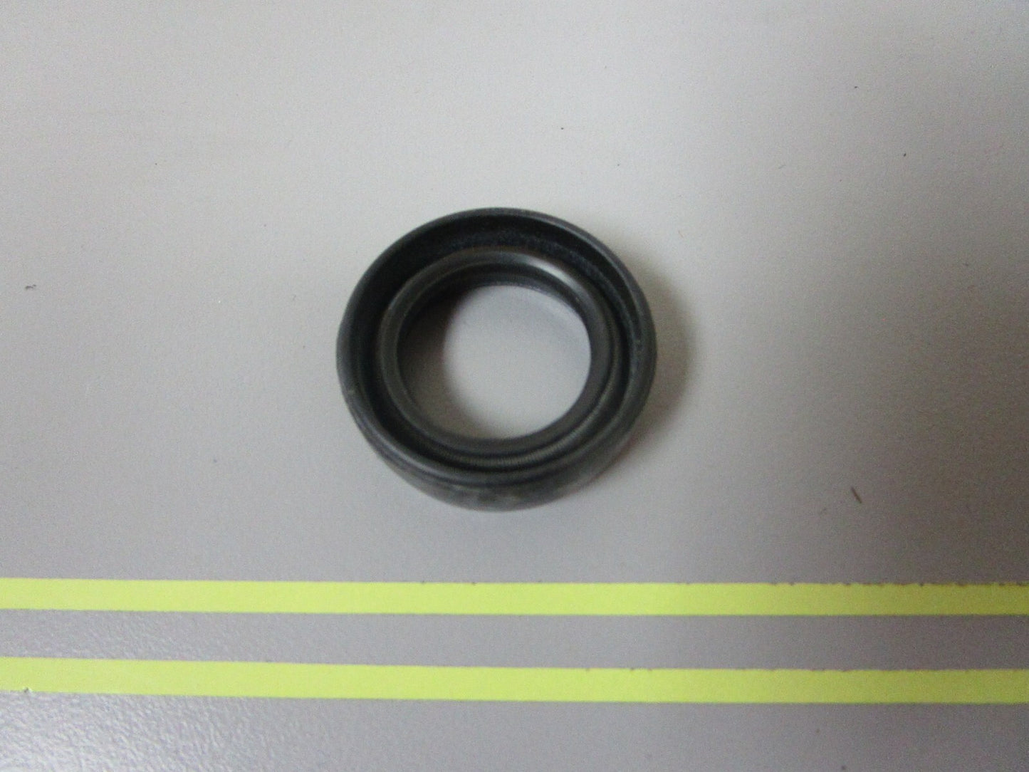 *NEW OEM* 0810 OMC Johnson Evinrude Seal 312389 0312389