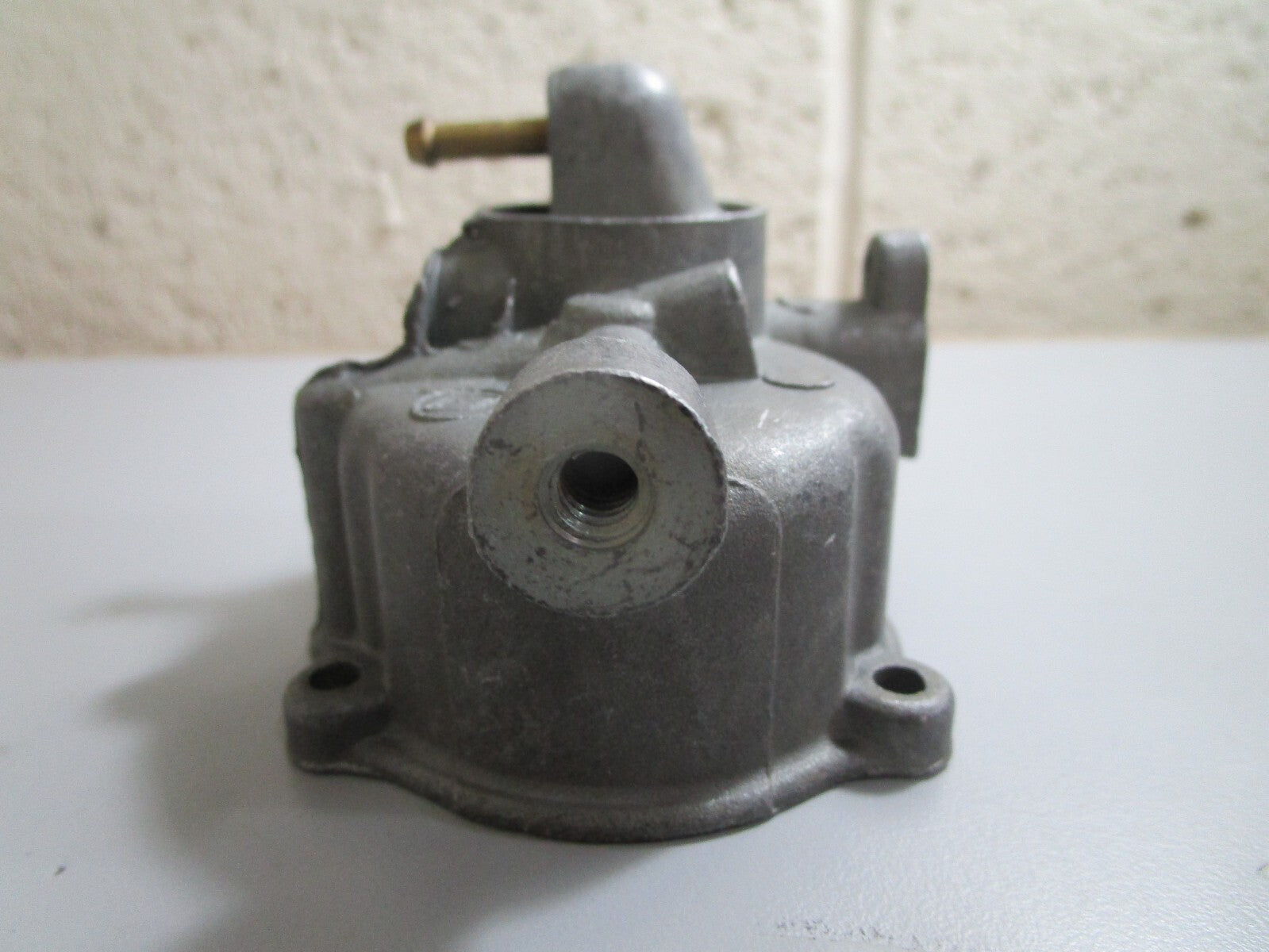 *NEW OEM* 0820 OMC Johnson Evinrude Fuel Bowl 379029 0379029