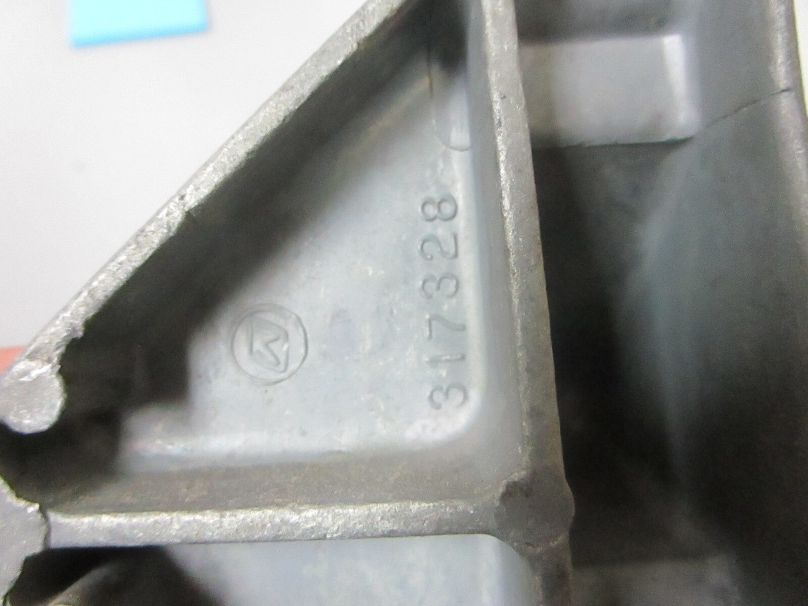 *NEW OEM* 0720 OMC Johnson Evinrude Starter Bracket 317328 0317328