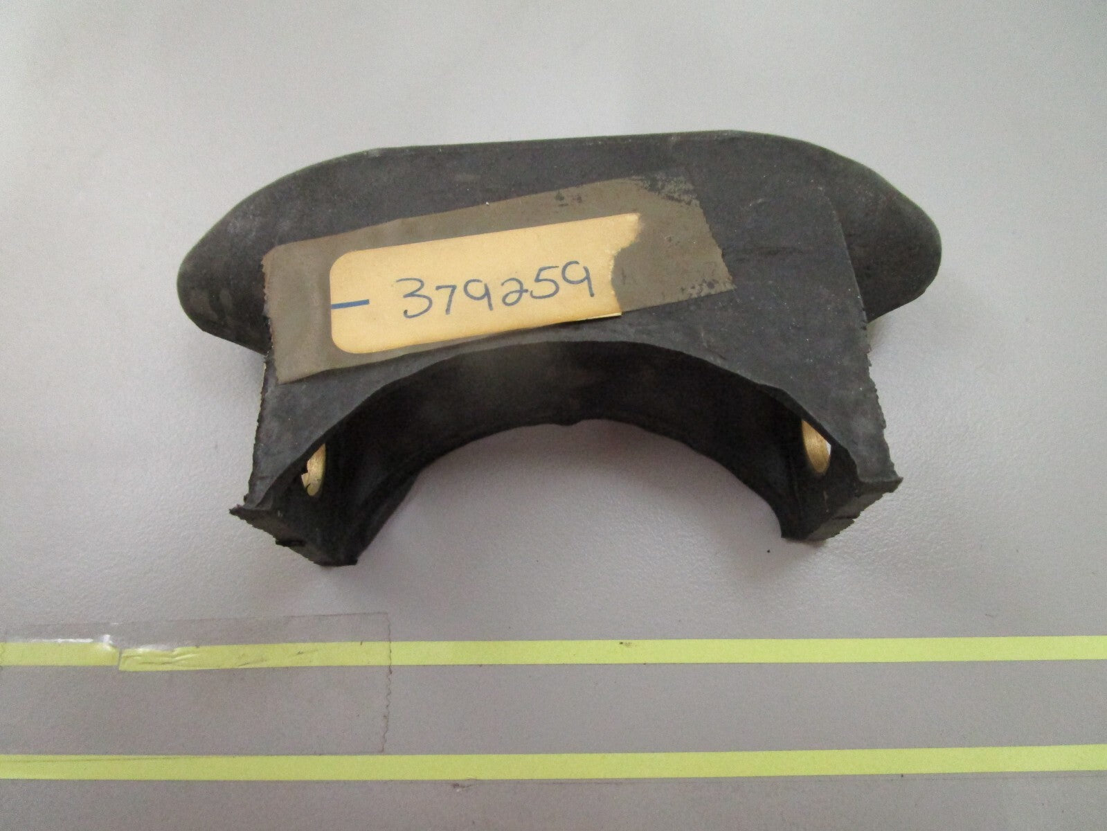 *NEW OEM* 0810 OMC Johnson Evinrude Bumper Assembly 379259 0379259