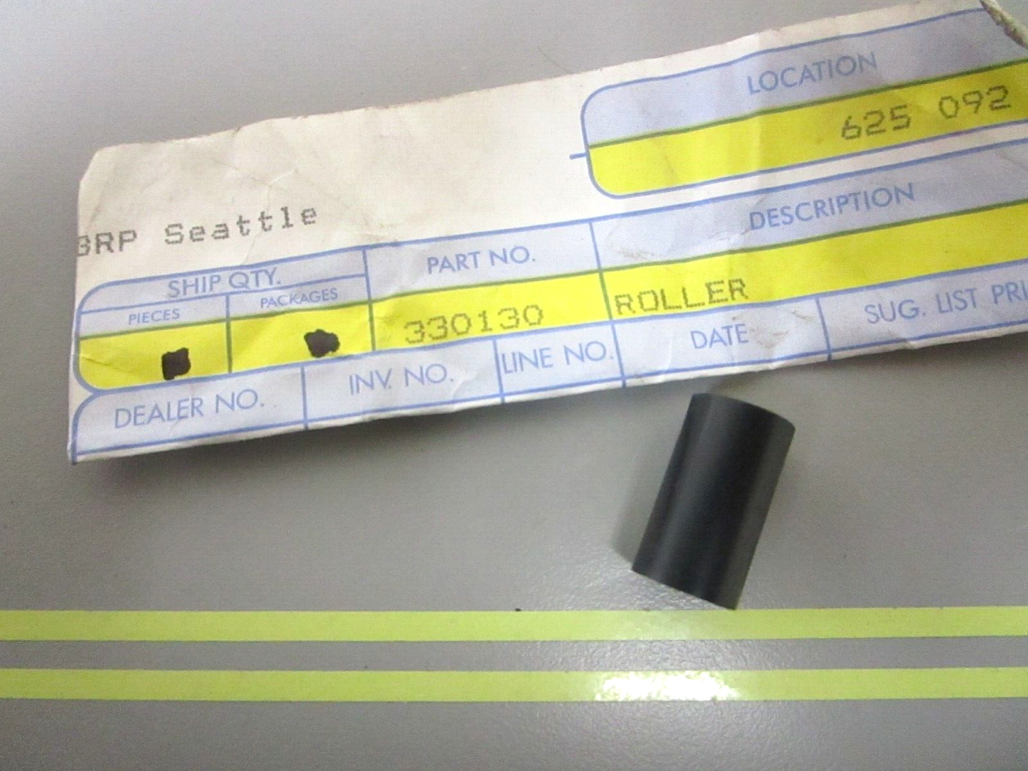 *NEW OEM* 0750 OMC Johnson Evinrude ROLLER 330130 0330130