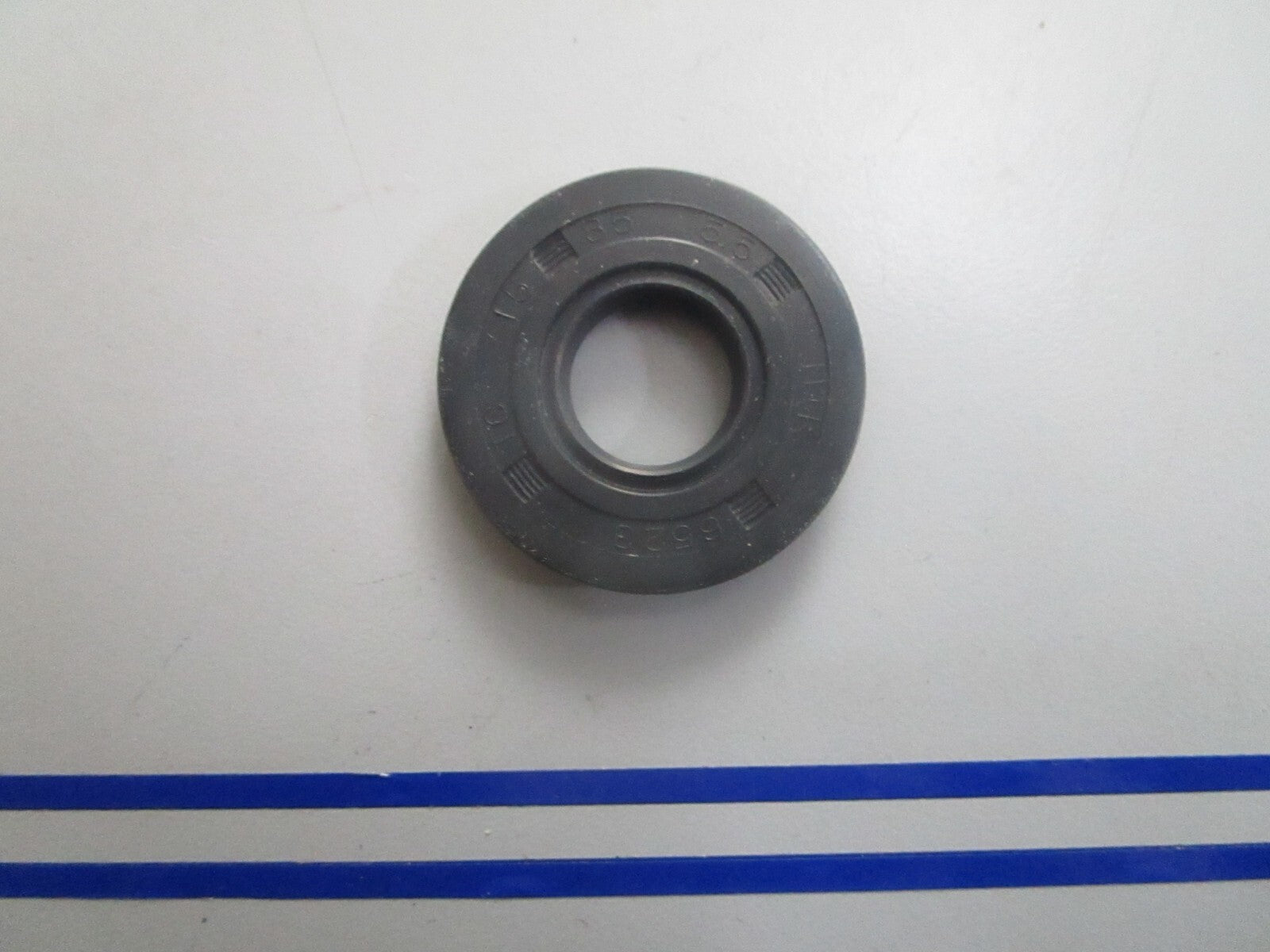 *NEW OEM* 0810 OMC Johnson Evinrude Crankshaft Seal 115604 0115604