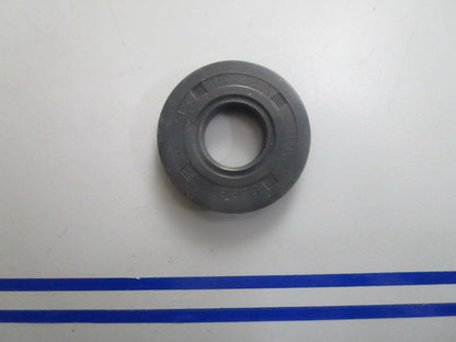 *NEW OEM* 0810 OMC Johnson Evinrude Crankshaft Seal 115604 0115604