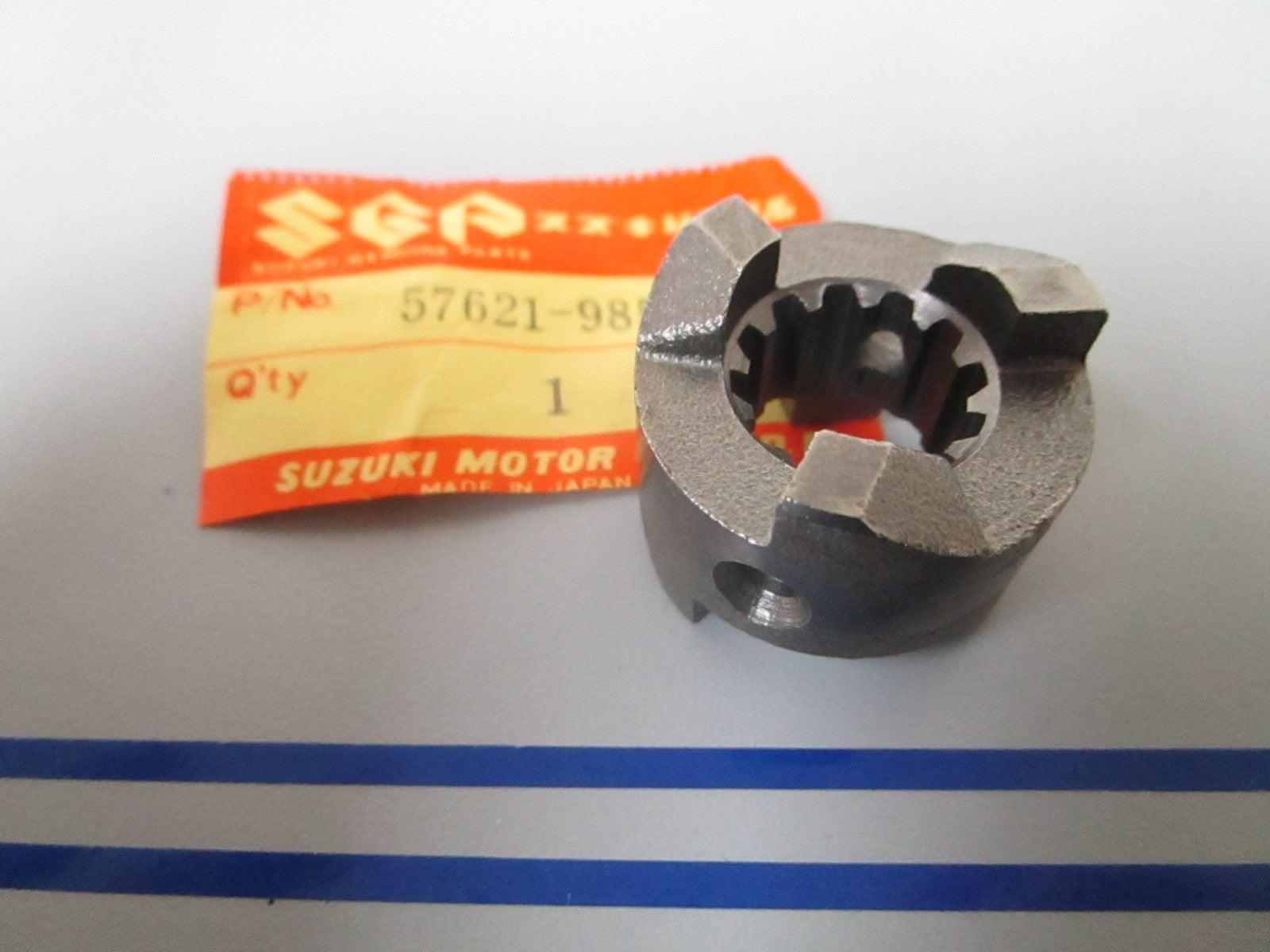 NEW OEM 57621-98501 Suzuki Clutch Dog Shifter 0810