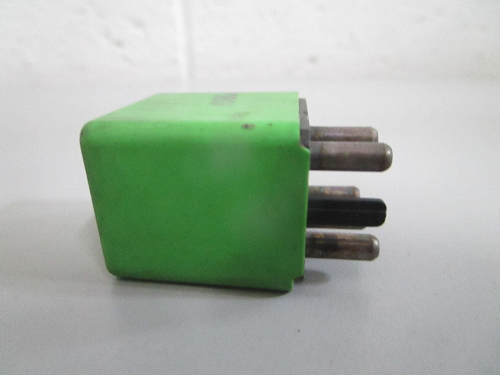 NEW OEM 1268202026 Mercedes-Benz Relay 0820