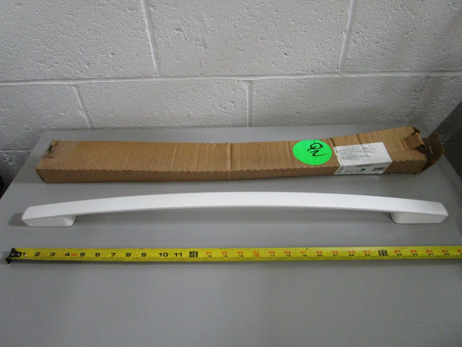 Whirlpool NEW OEM Range Oven Door Vent Trim W10817433 White NOS Part 0820