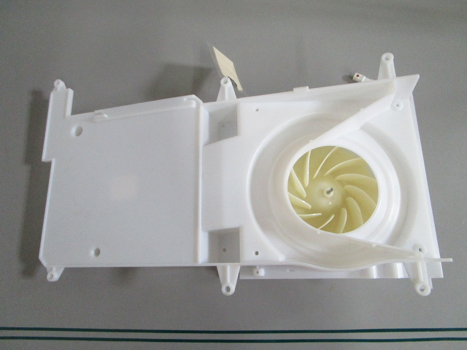 Whirlpool W11233380 Refrigerator Fan NOS Genuine Factory Part NEW OEM 0820