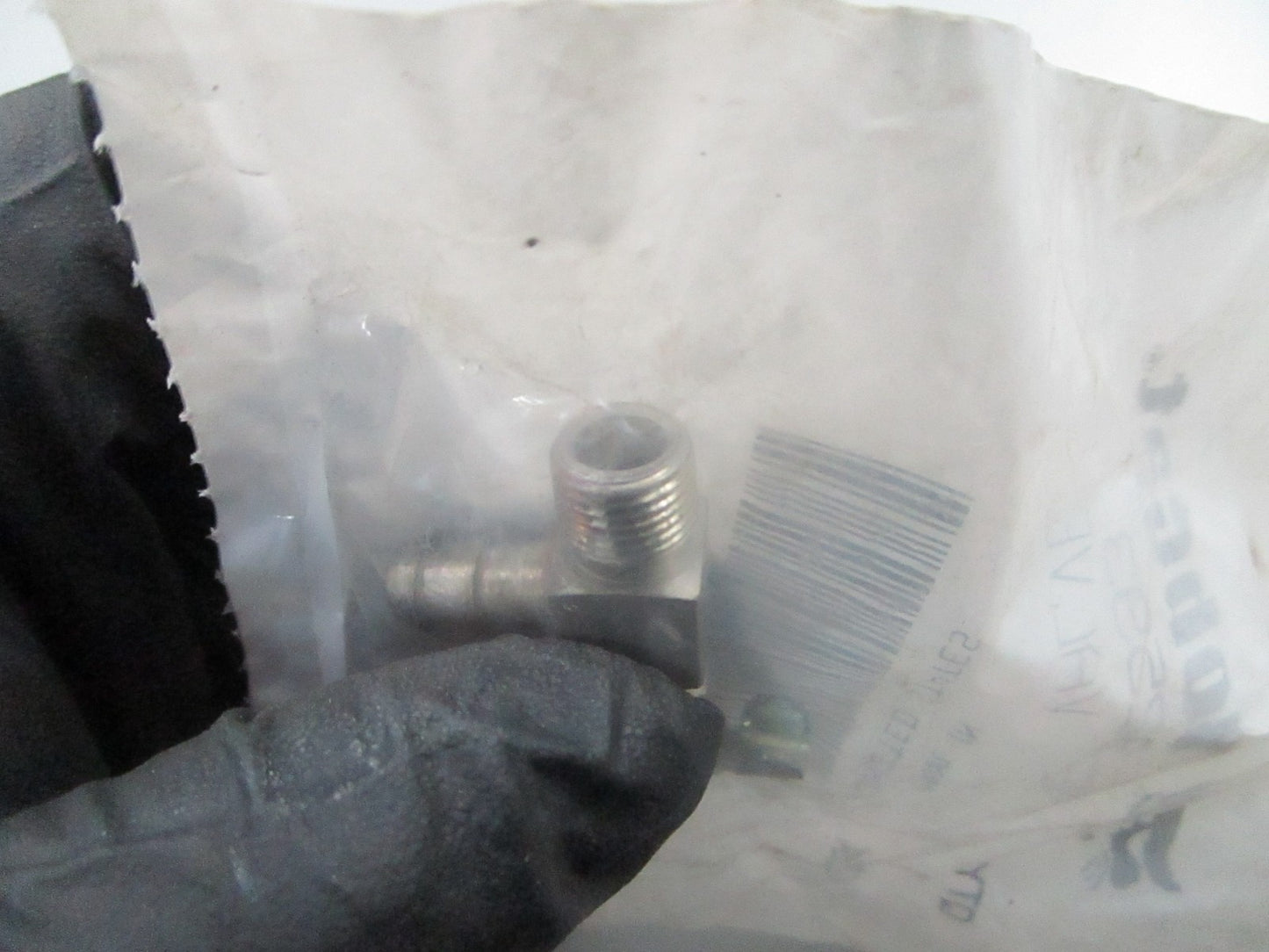 *NEW OEM* 0810 Bobcat Valve 6632593
