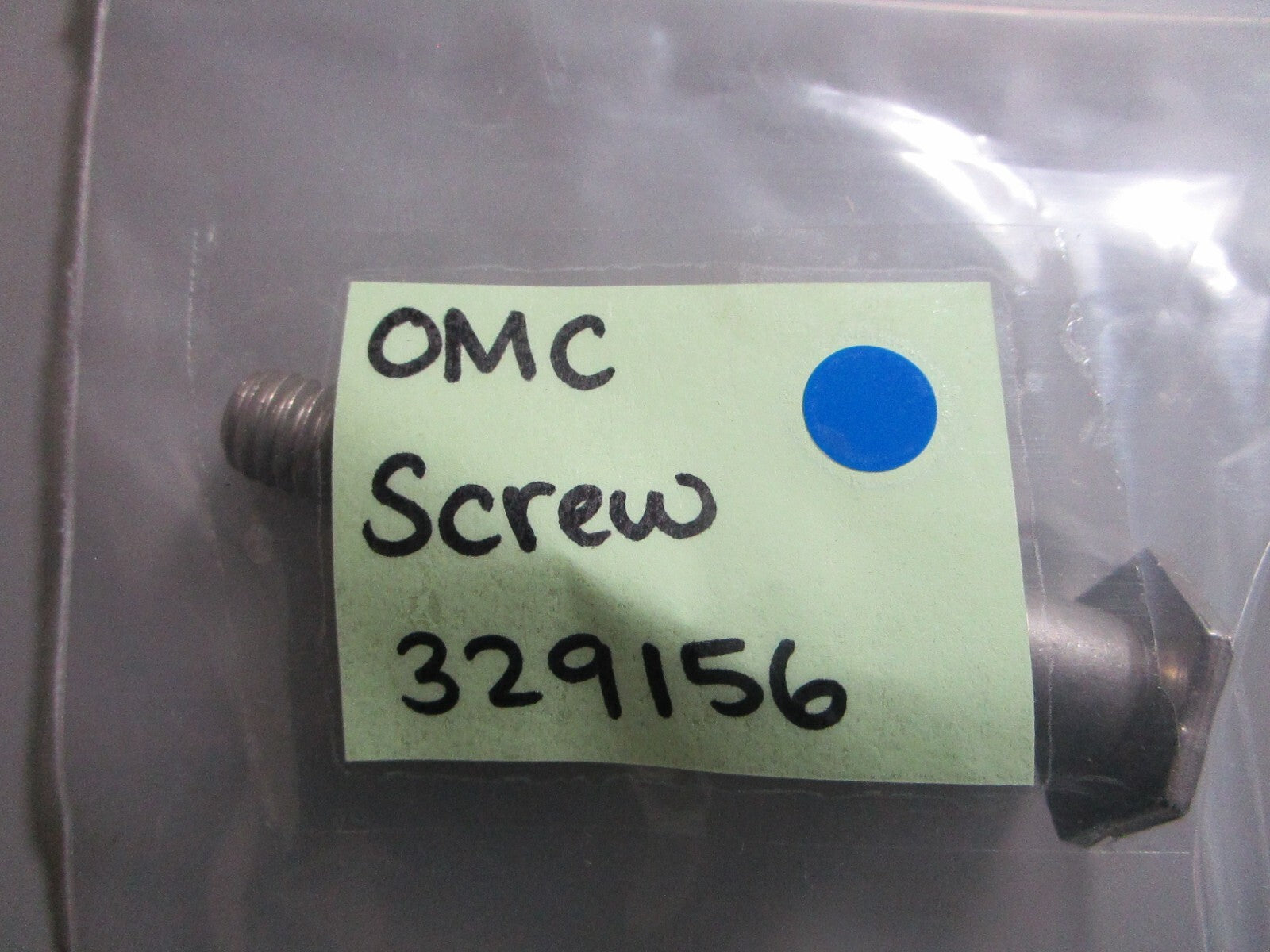 *NEW OEM* 0810 OMC Johnson Evinrude Screw 329156 0329156