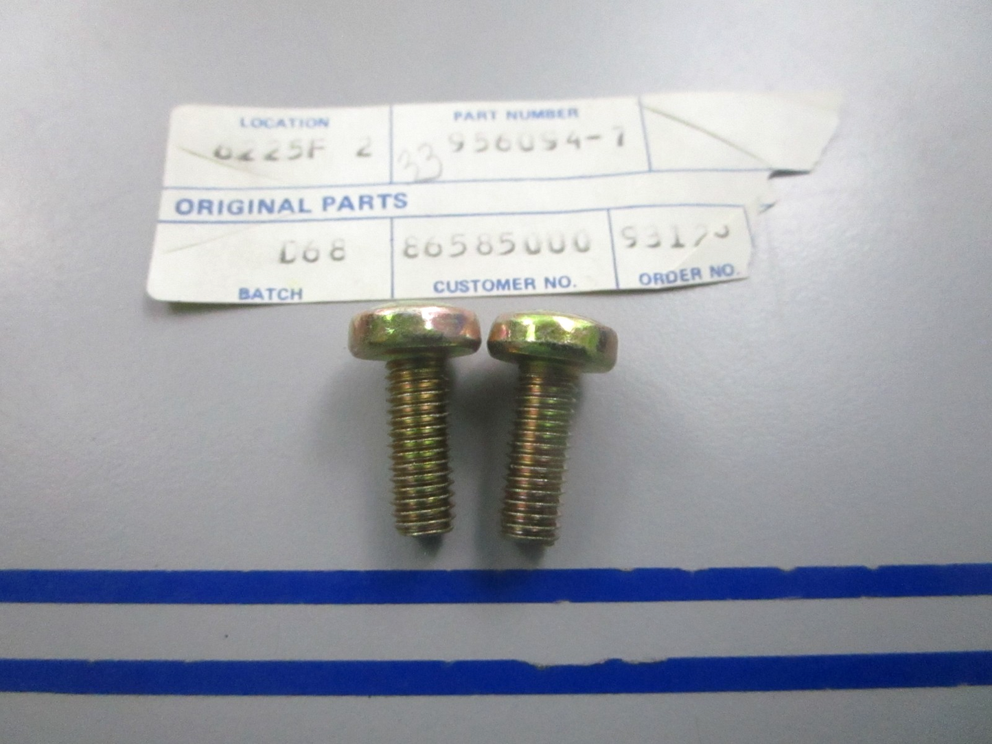 NEW OEM (LOT OF 2) 956094 Volvo Penta Screw 0810