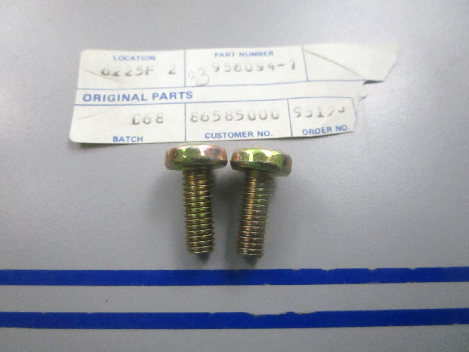 NEW OEM (LOT OF 2) 956094 Volvo Penta Screw 0810