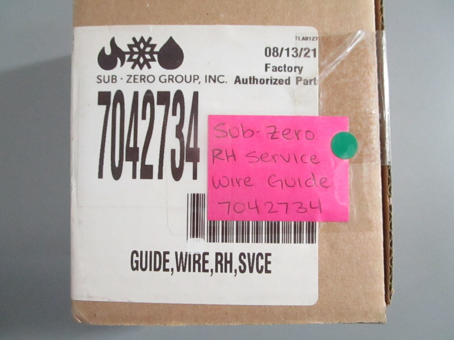 NEW OEM 7042734 Sub-Zero Wire Guide 0820