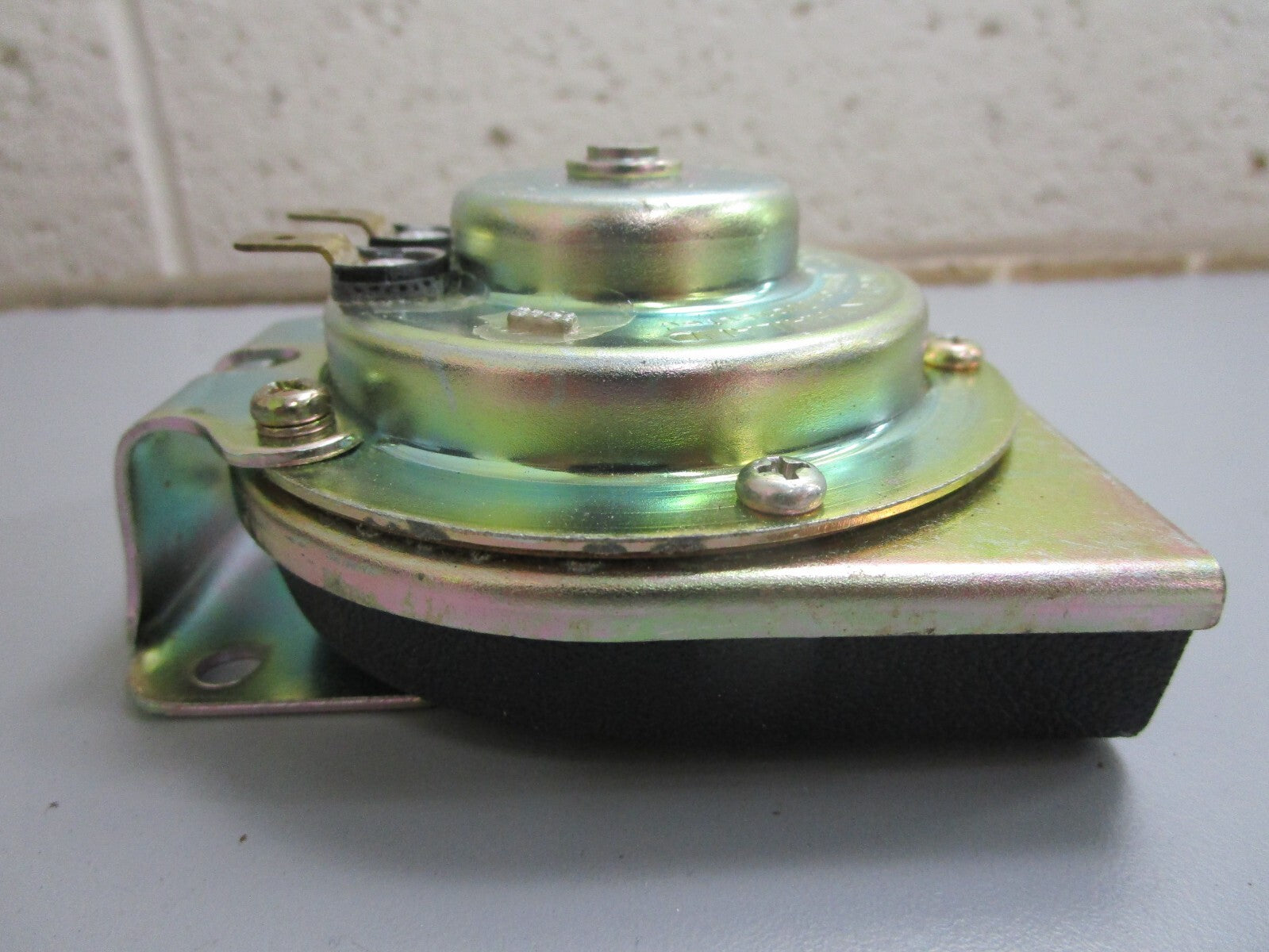 *NEW* 0820 AFI 12V Hidden Horn 11031