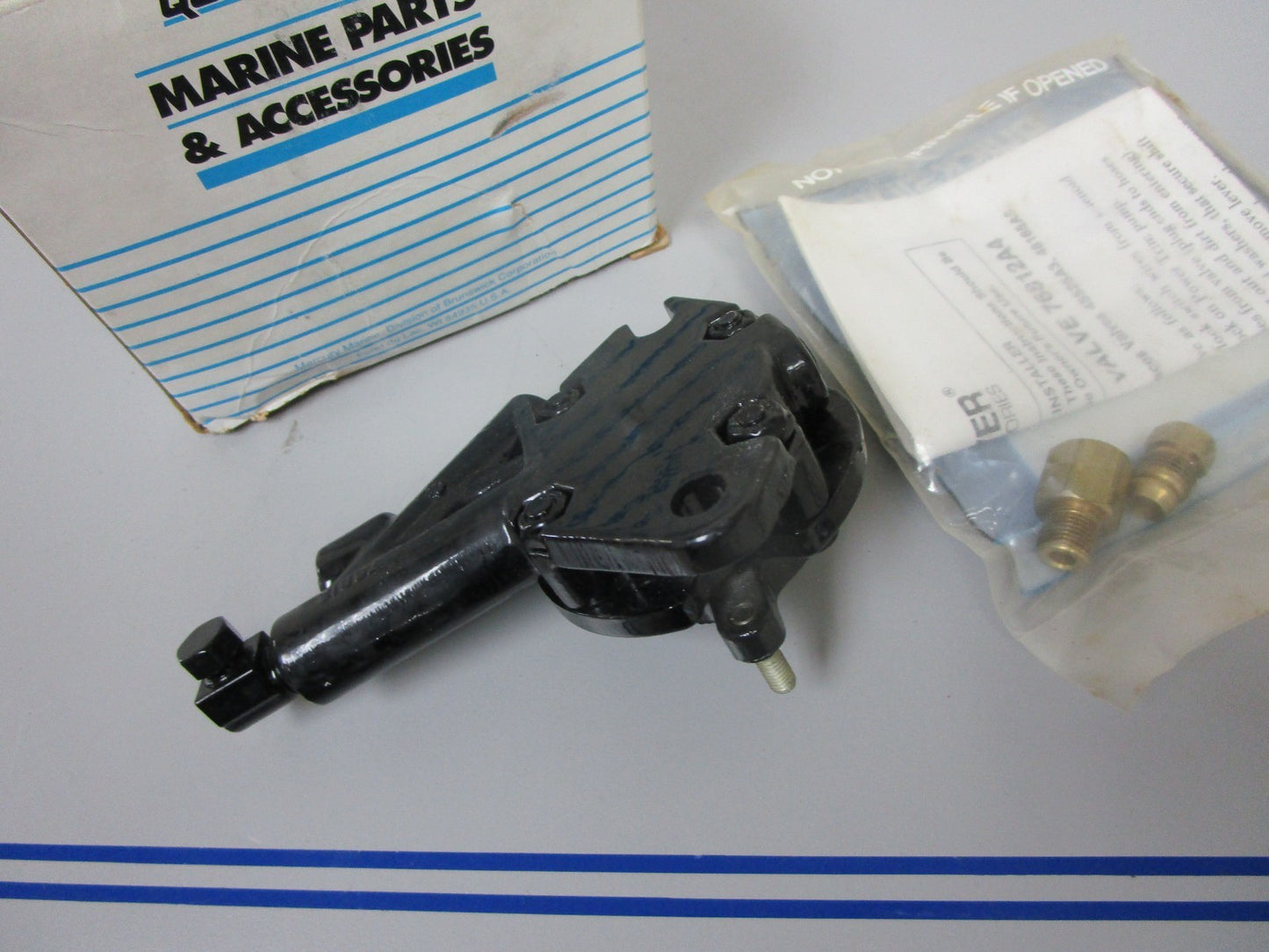 *NEW OEM* 0720 Mercury Mercruiser Reverse Lock Valve Body Assembly 76812T4