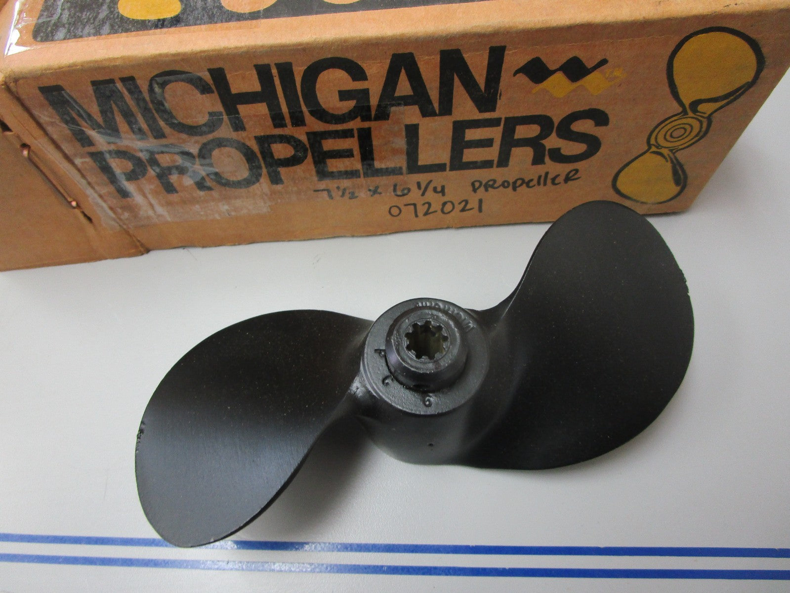 *NEW* 0720 Michigan 3.5- 8hp 9 Spline 7½ x 6¼ Propeller 072021 Replaces: Mercury