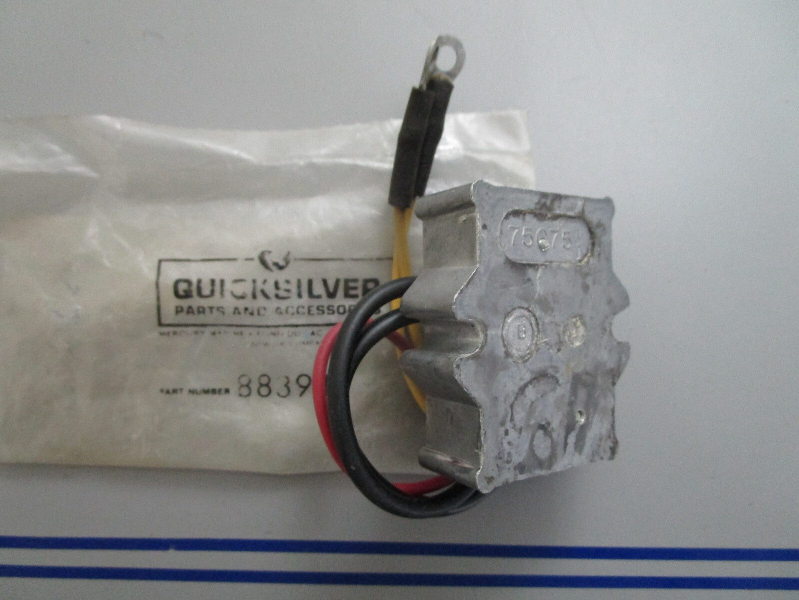*NEW OEM* 0820 Mercury Quicksilver Voltage Regulator 88394