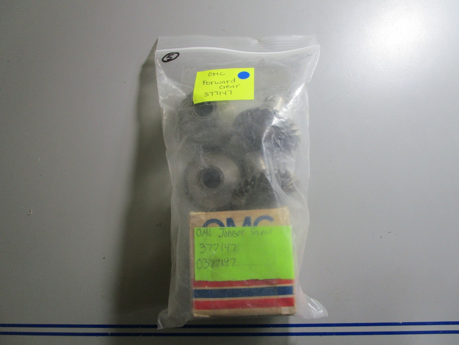 *NEW OEM* 0810 OMC Johnson Evinrude Forward Gear 377147 0377147
