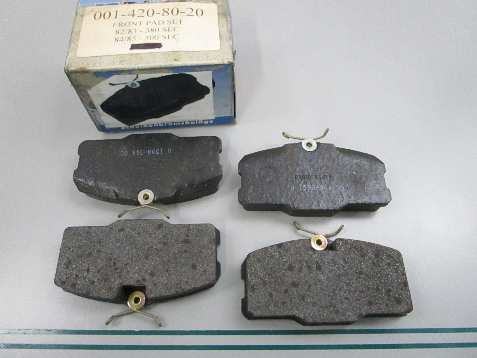 NEW OEM 0014208020 Mercedes-Benz Front Brake Pad Set 0810