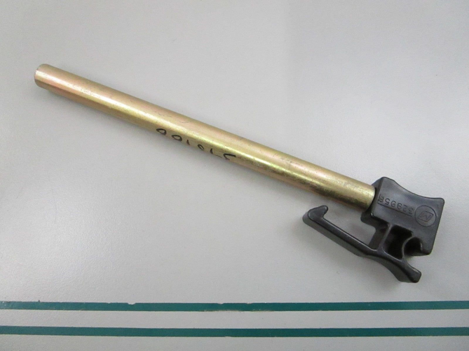NEW OEM 395188 0395188 OMC Johnson Evinrude Tilt Pin 0810