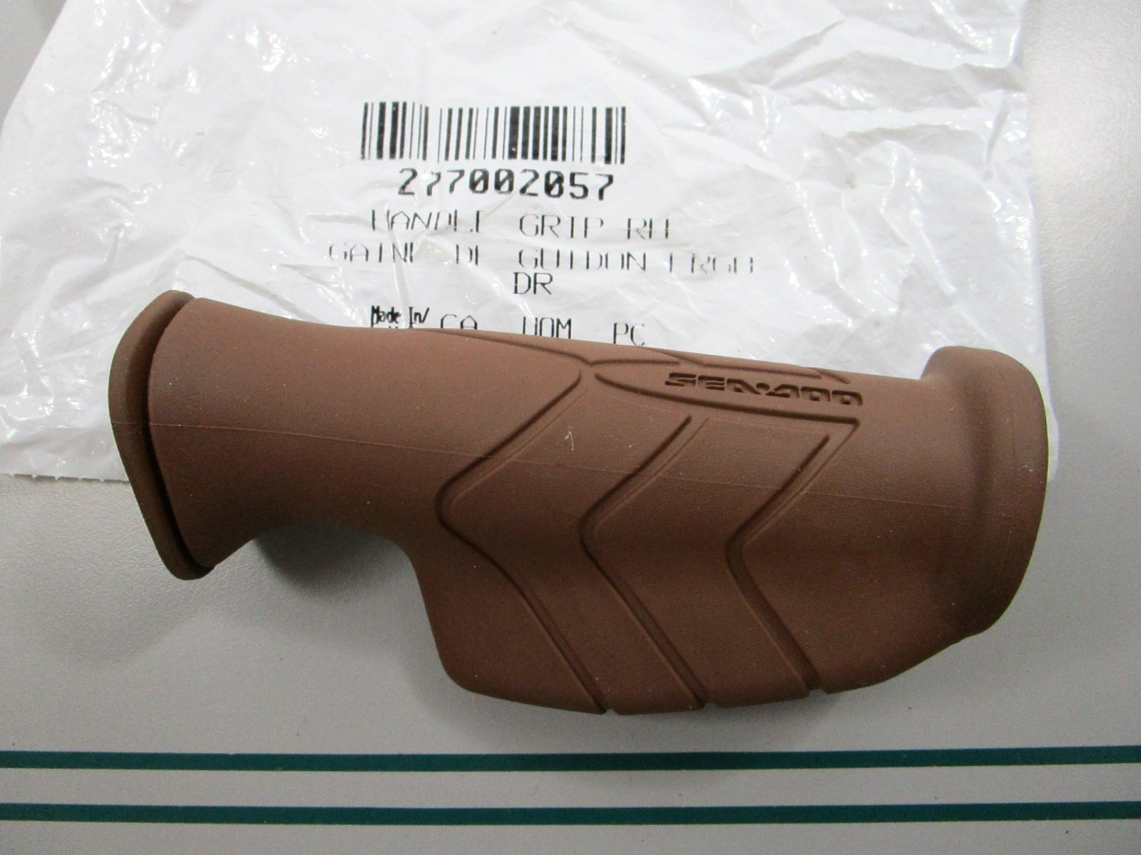 NEW 277002057 Sea-Doo RH Handle Grip 0810