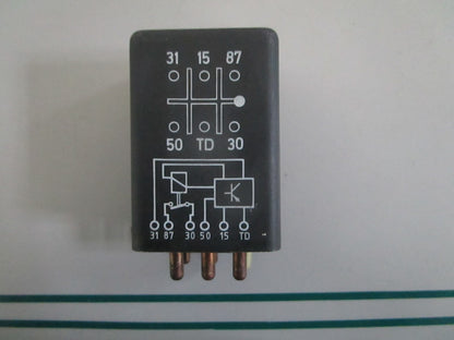 NEW OEM 0015450605 Mercedes-Benz Fuel Pump Relay 0820