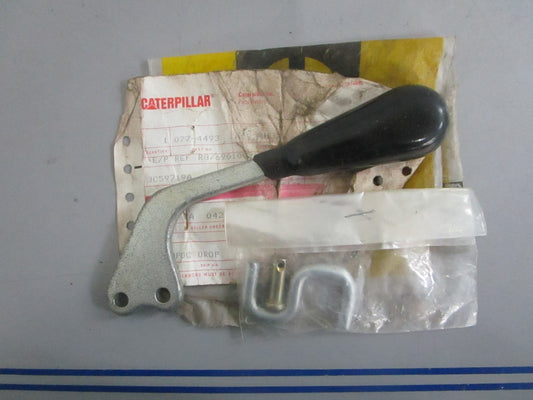 NEW OEM 077-4493 CAT Bracket Kit 0820