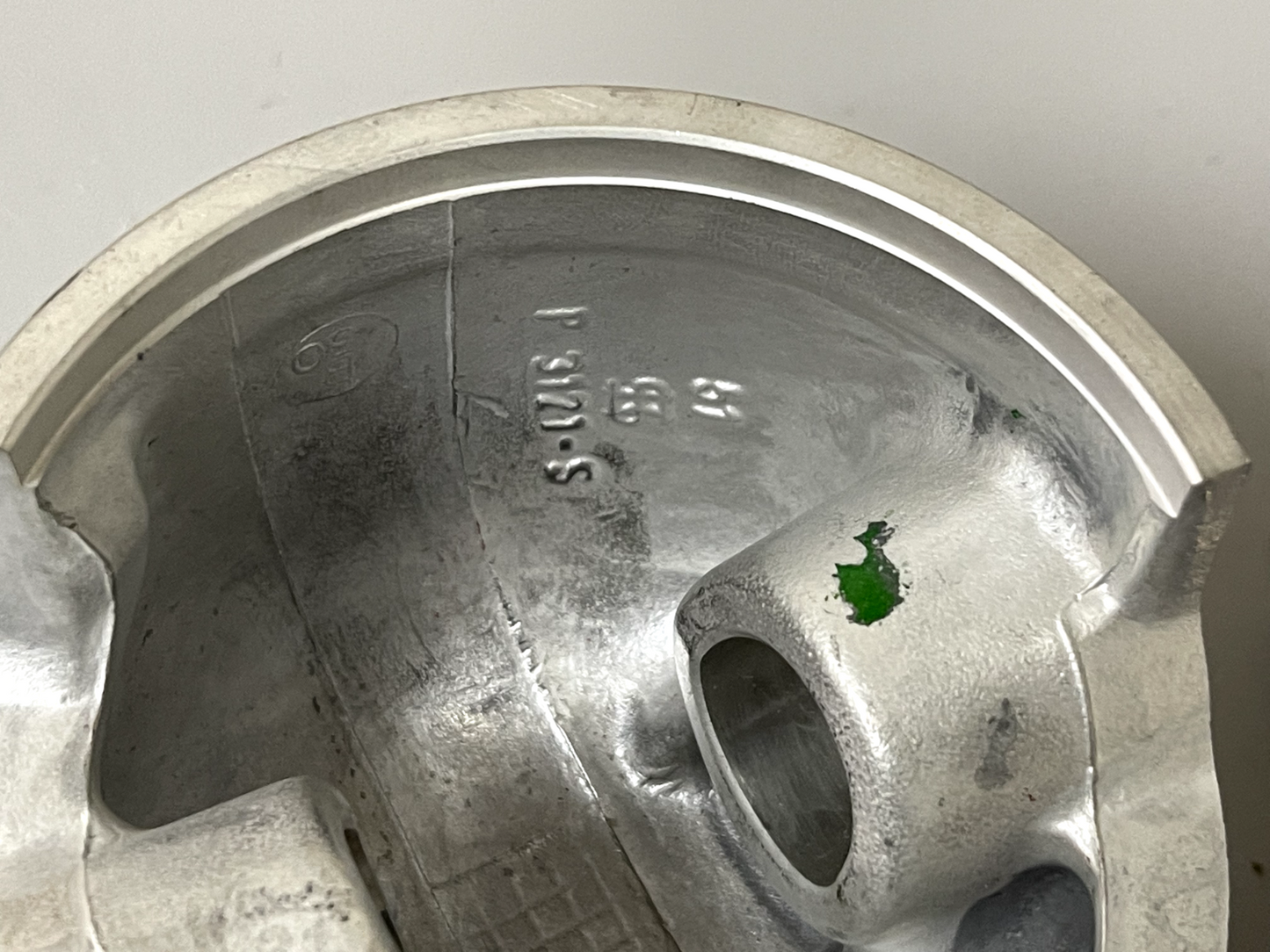 *NEW OEM* 0670 Mercury Mariner 1991 135 150 175 200hp .015 STBD Piston Ay 9738A5