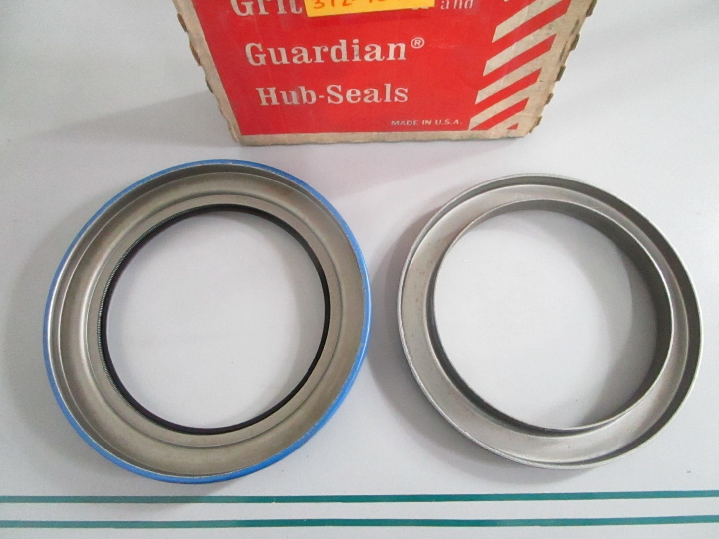 NEW OEM 372-7099 Stemco Wheel Seals Set 0820